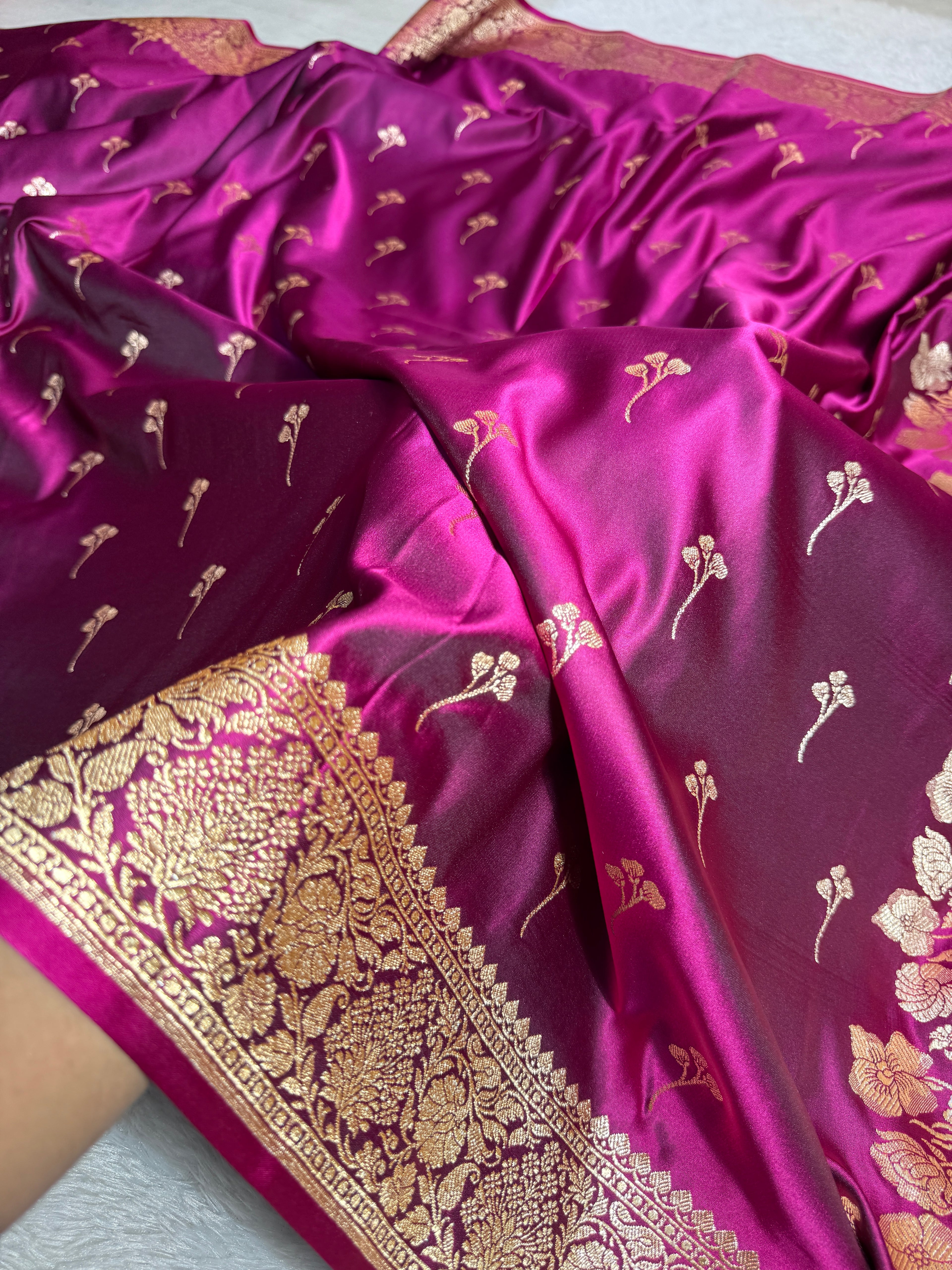 Mashru Silk Banarasi Booti Saree Zari Border Pallu