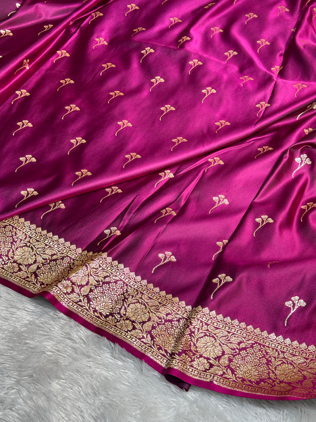 Mashru Silk Banarasi Booti Saree Zari Border Pallu