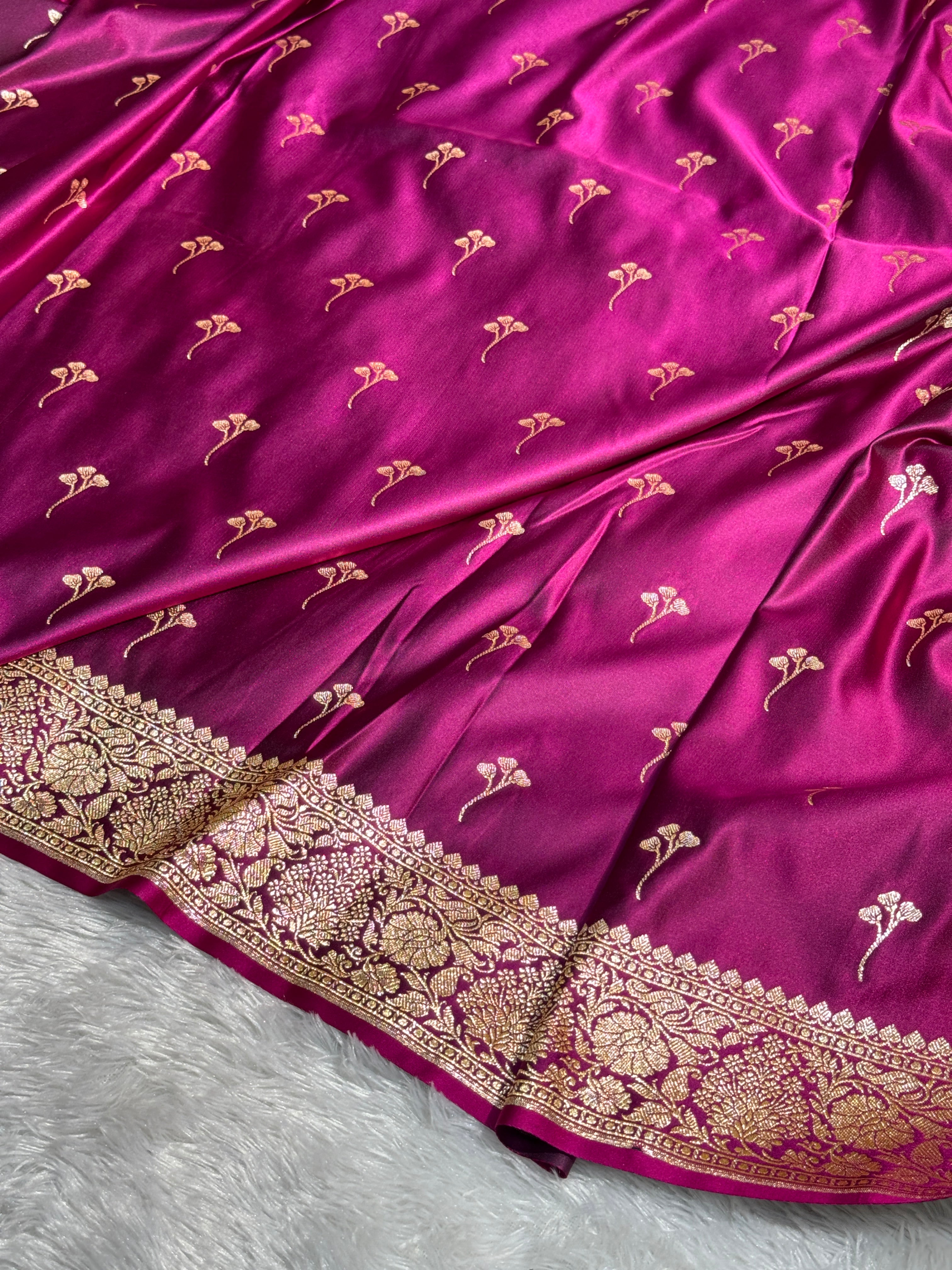 Mashru Silk Banarasi Booti Saree Zari Border Pallu