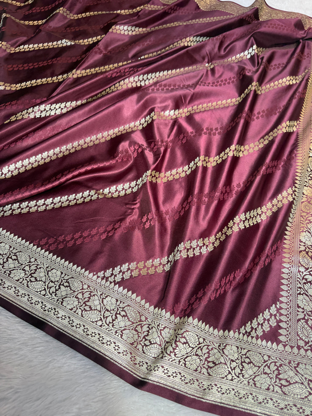 Mashru Silk Banarasi Luxurious Cross Pattern Saree Zari Border And Pallu