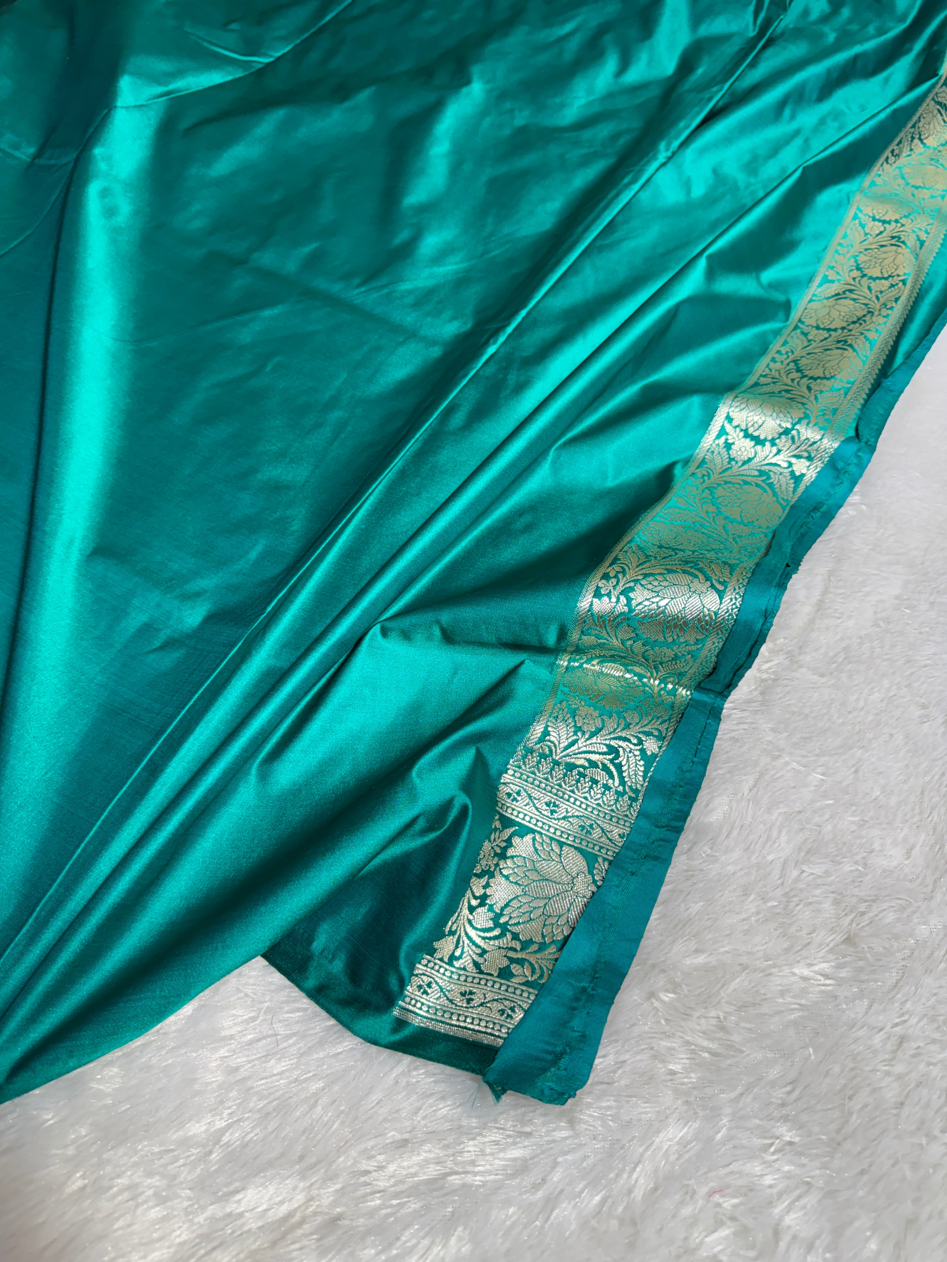 Mashru Katan Silk Banarasi Zari Border Buti Design Saree With Light Weight