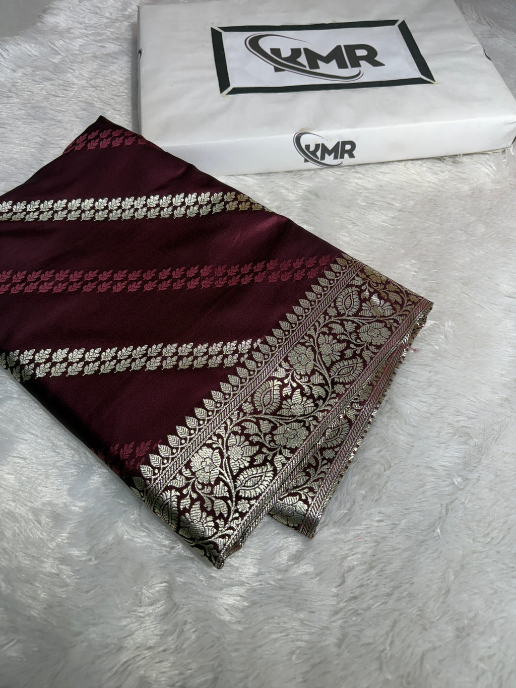 Mashru Silk Banarasi Luxurious Cross Pattern Saree Zari Border And Pallu