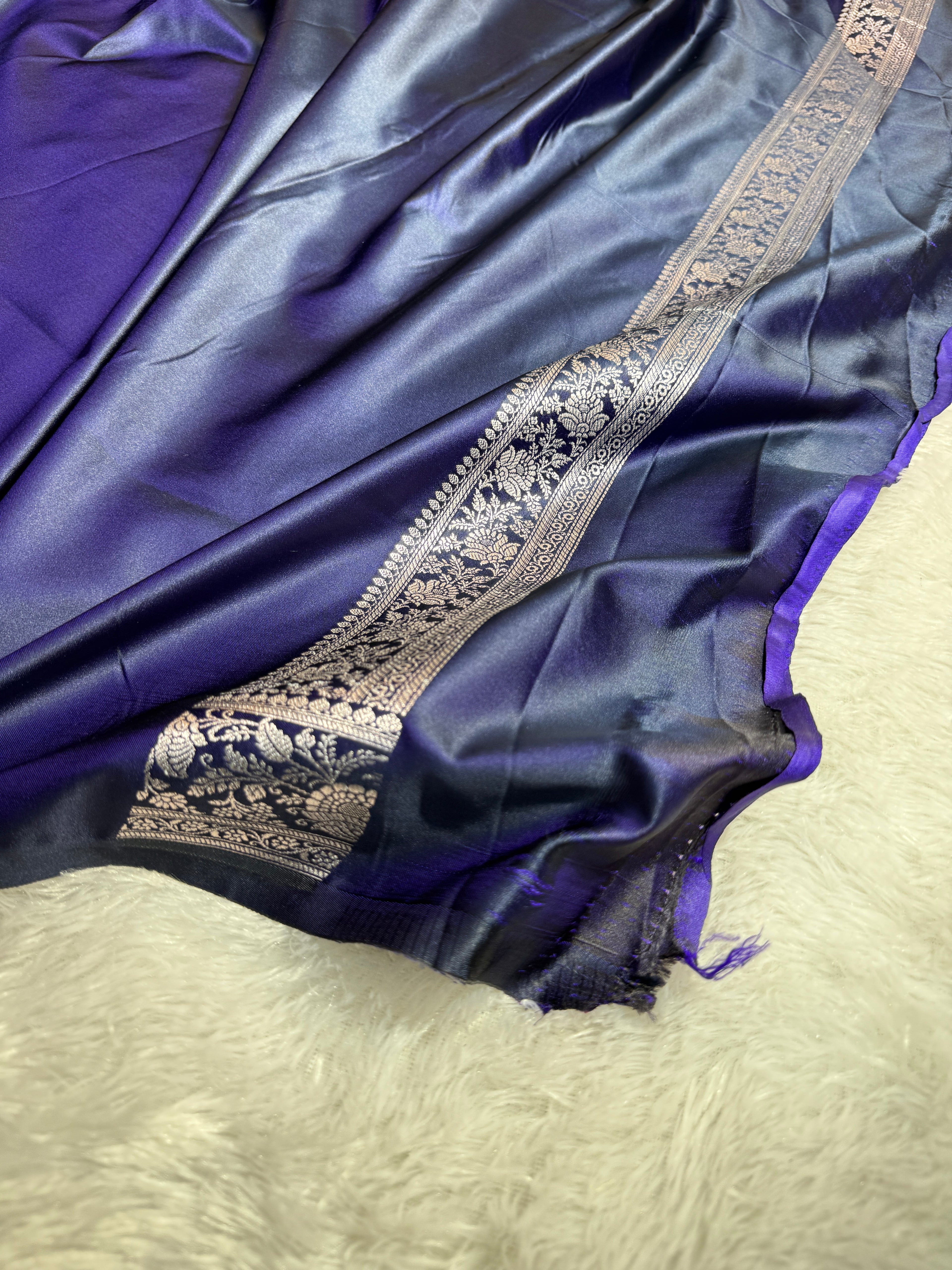 Mashru Silk Banarasi Booti Saree Zari Border Pallu
