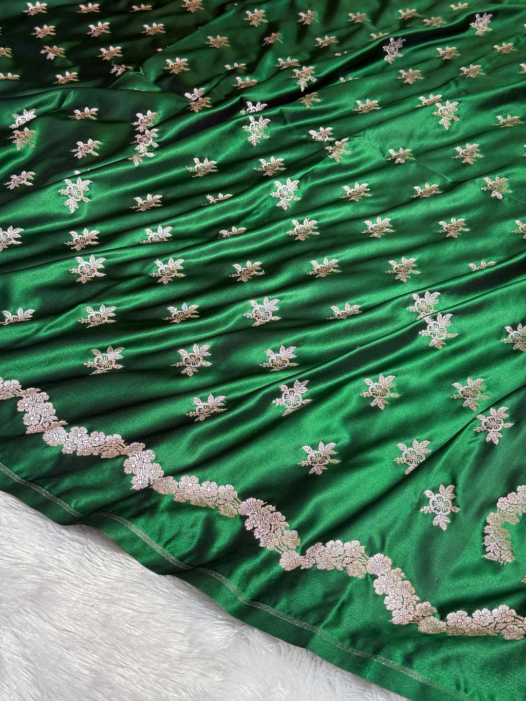 Mashru Silk Banarasi Booti Saree Zari Border Pallu