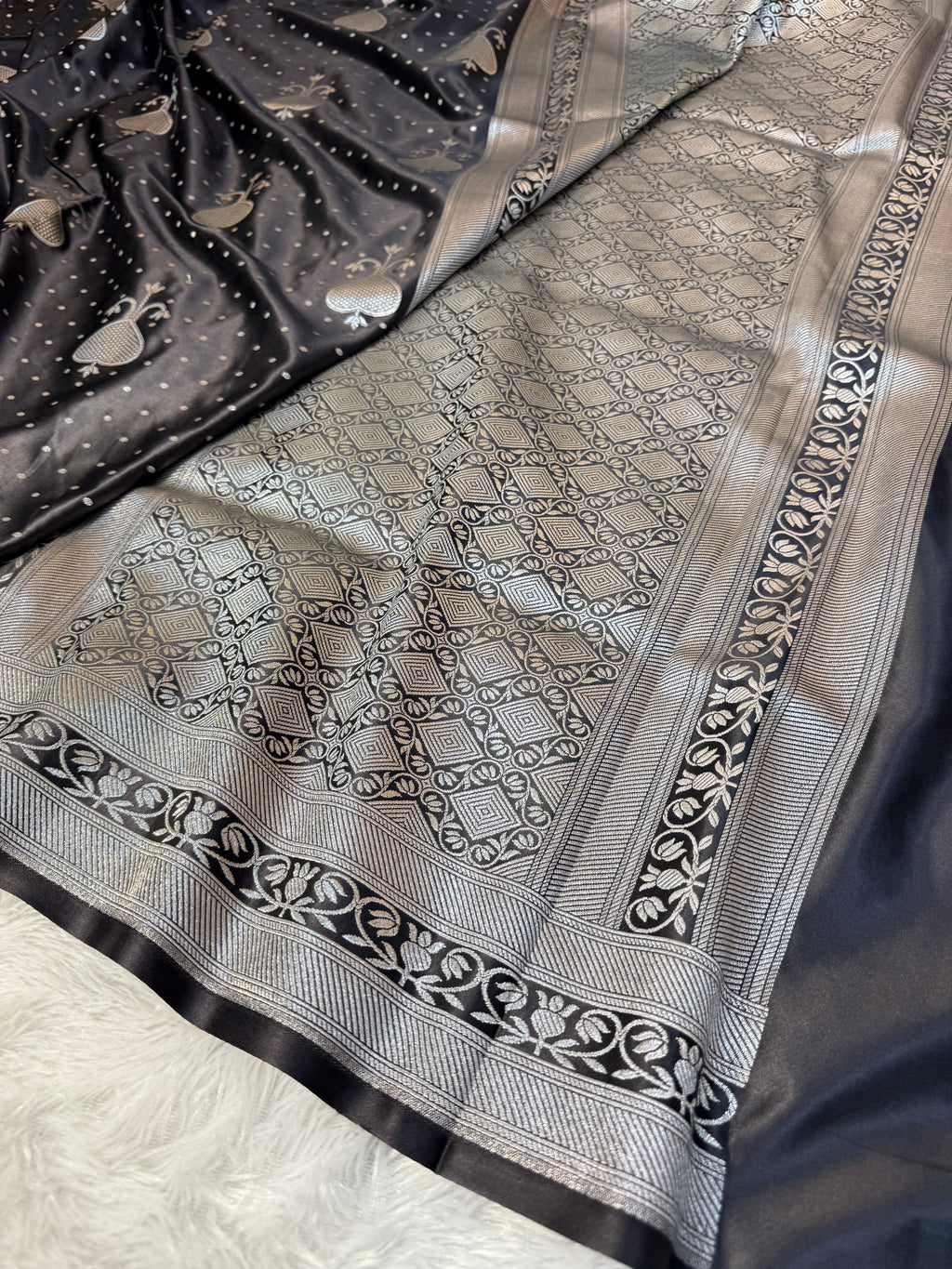 Mashru Katan Silk Banarasi Luxurious Saree With Rich Zari Border And Pallu