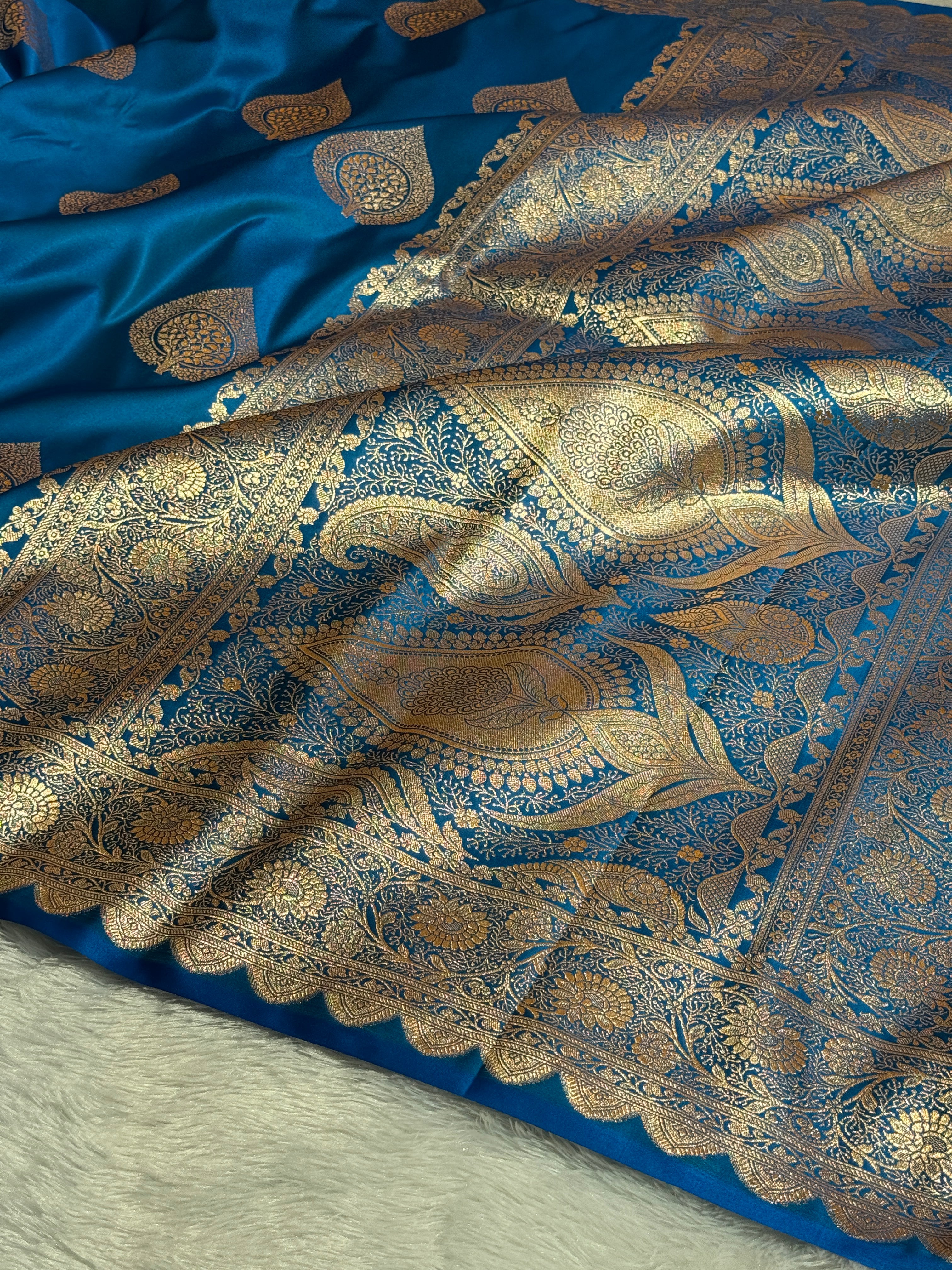 Mashru Silk Banarasi Boota Saree Zari Border Pallu
