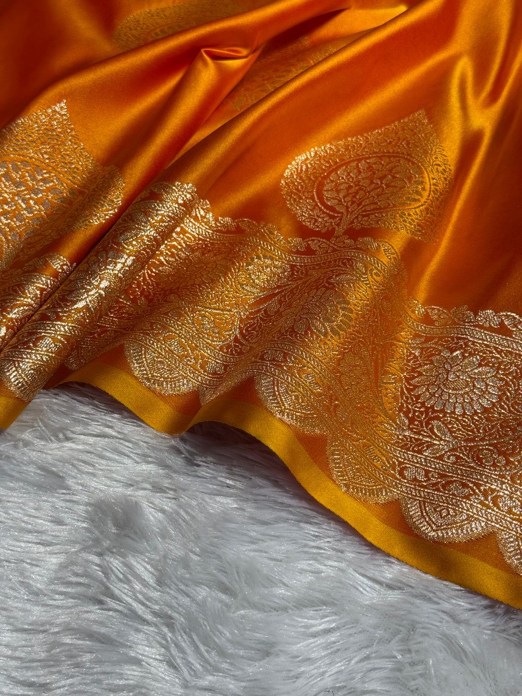 Mashru Silk Banarasi Boota Saree Zari Border Pallu