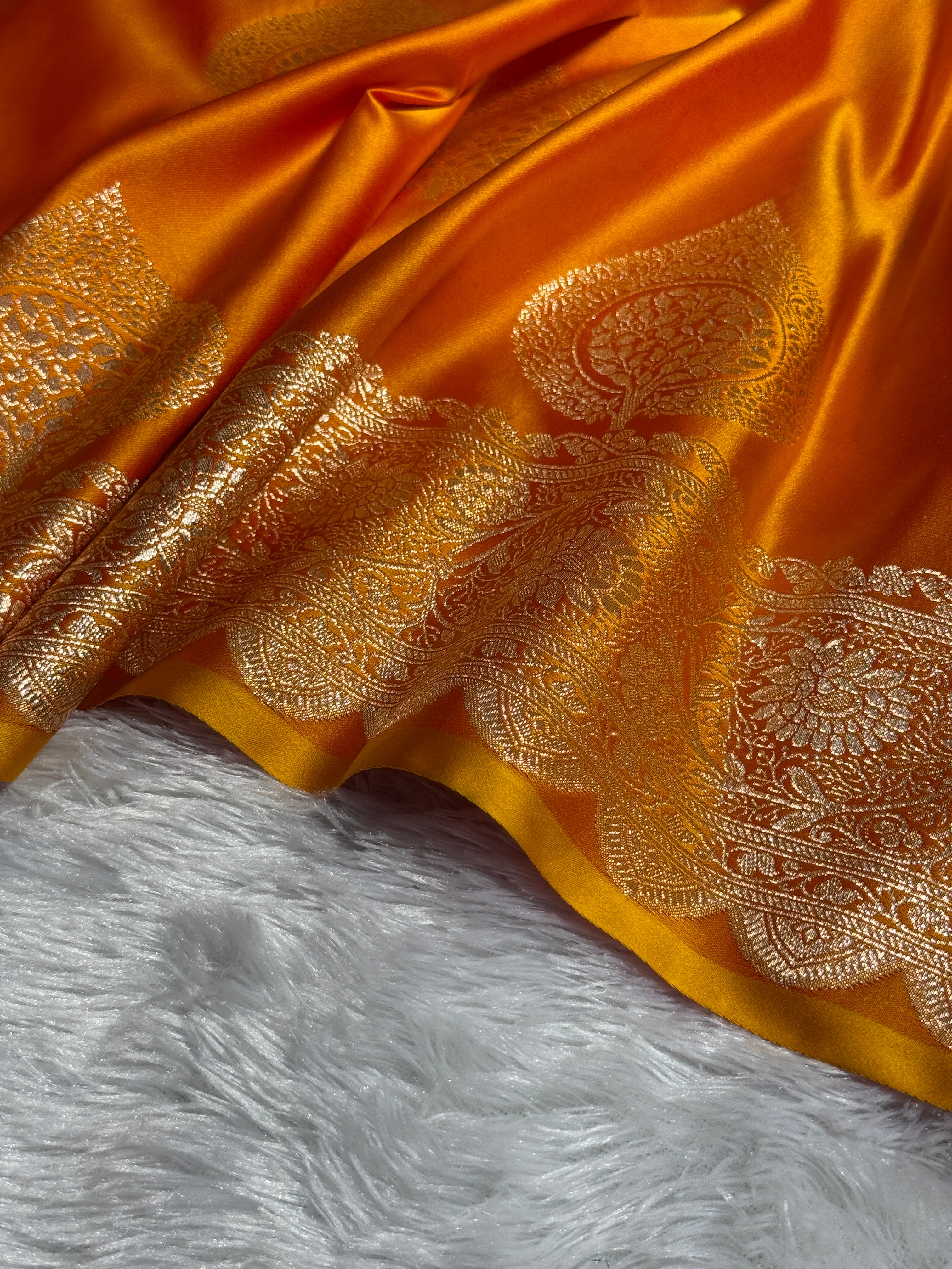 Mashru Silk Banarasi Boota Saree Zari Border Pallu