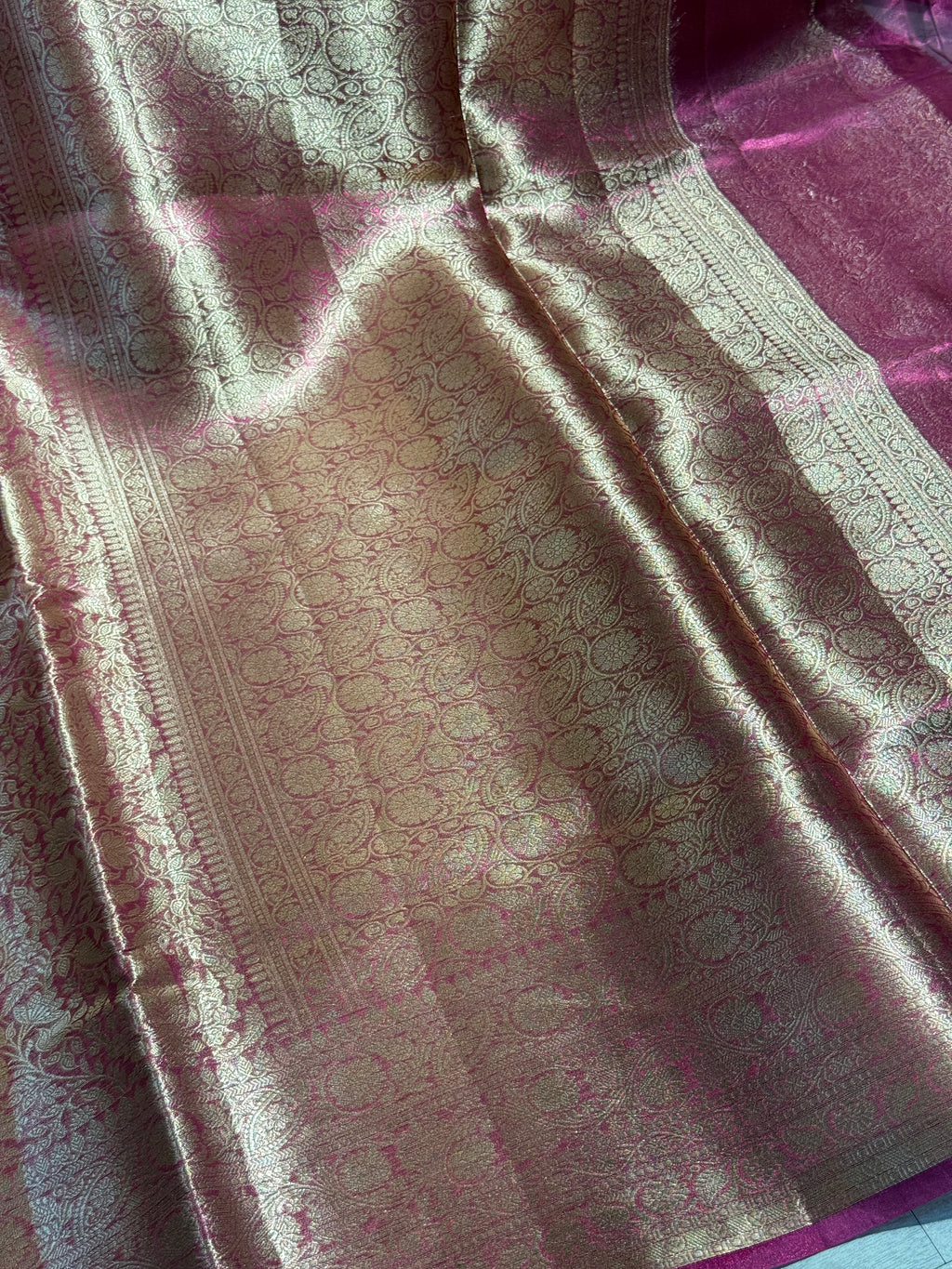 Luxurious Banarasi Pure Tissue Brocade Silk Saree With Plain Blouse Piece