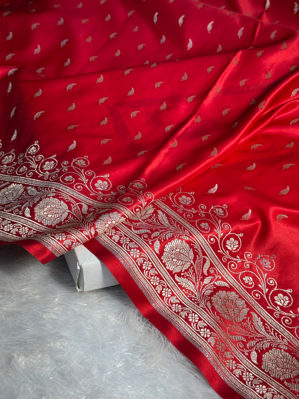 Mashru Silk Banarasi booti Saree Zari Border Pallu