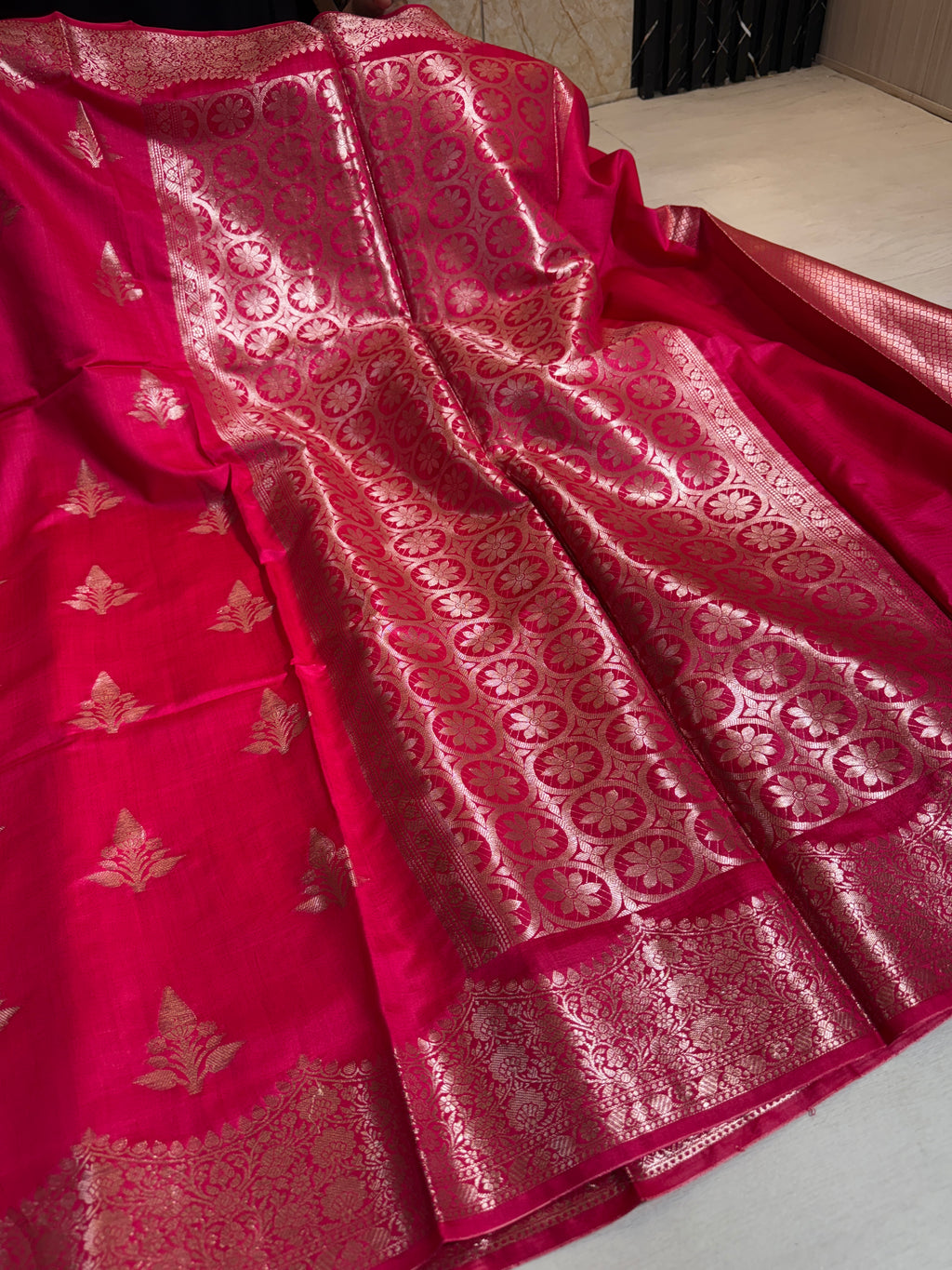 Pure Chiniya Silk Zari Border Buti Design Saree