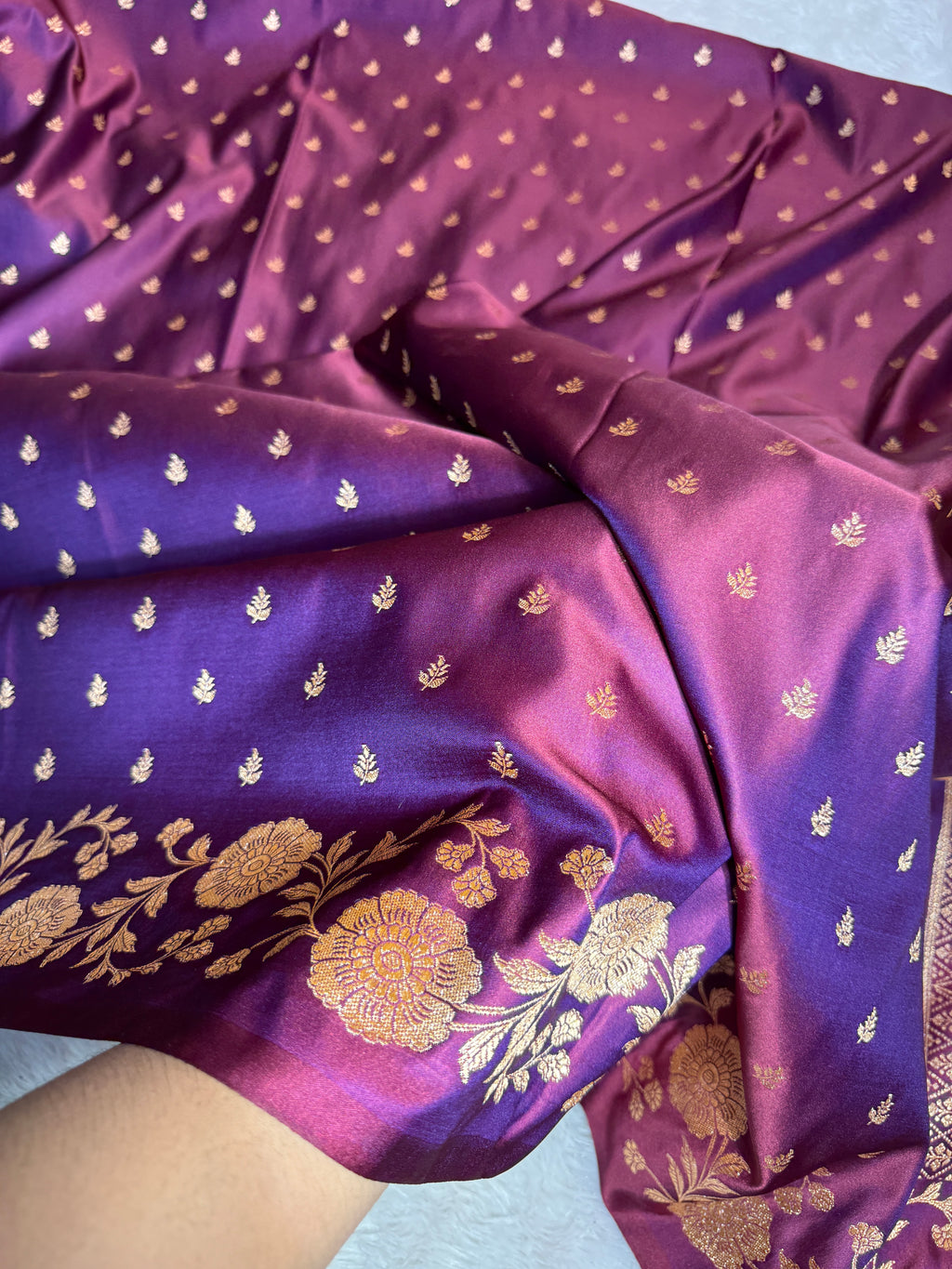 Mashru Silk Banarasi Booti Saree Zari Border Pallu