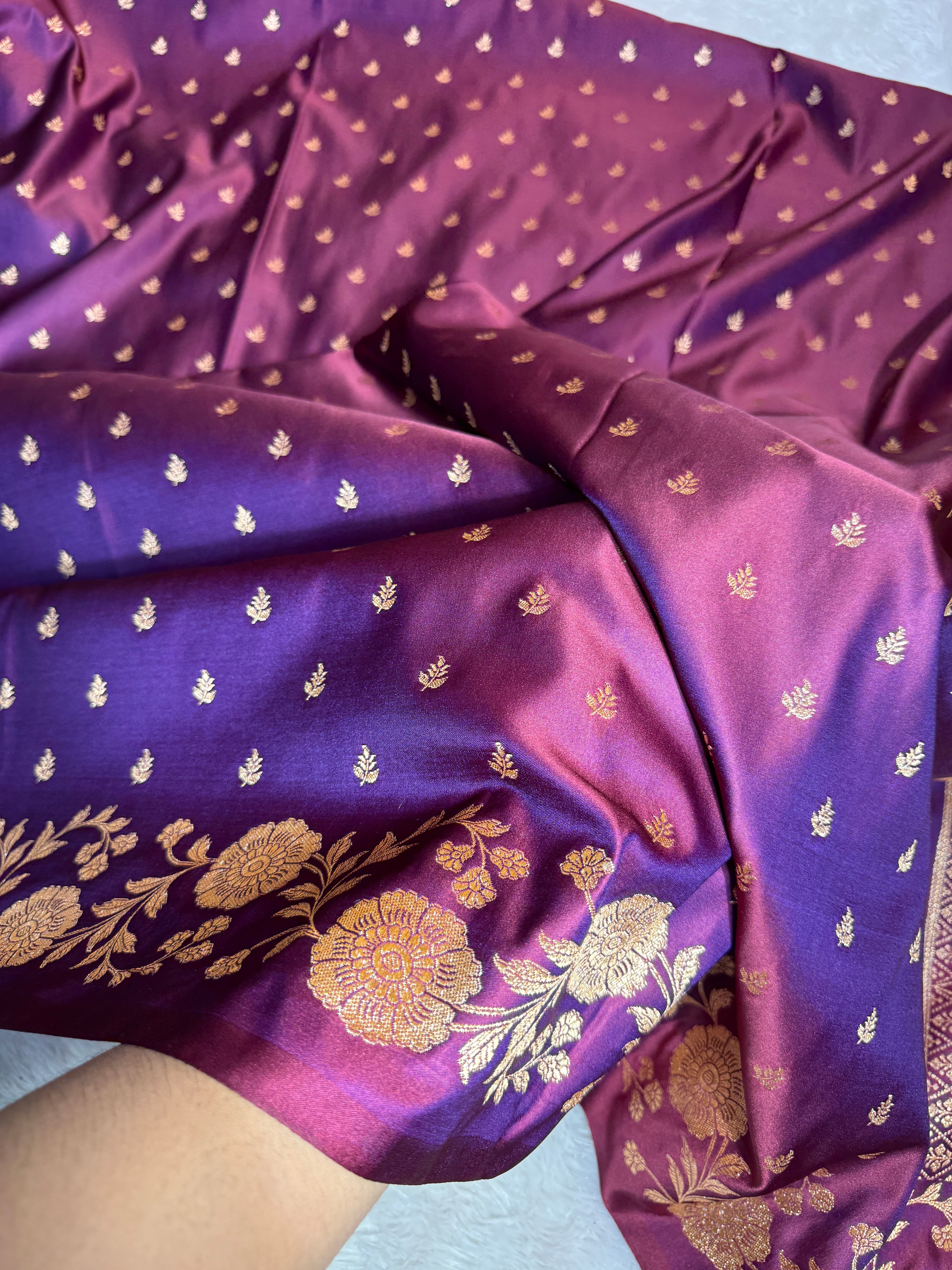 Mashru Silk Banarasi Booti Saree Zari Border Pallu