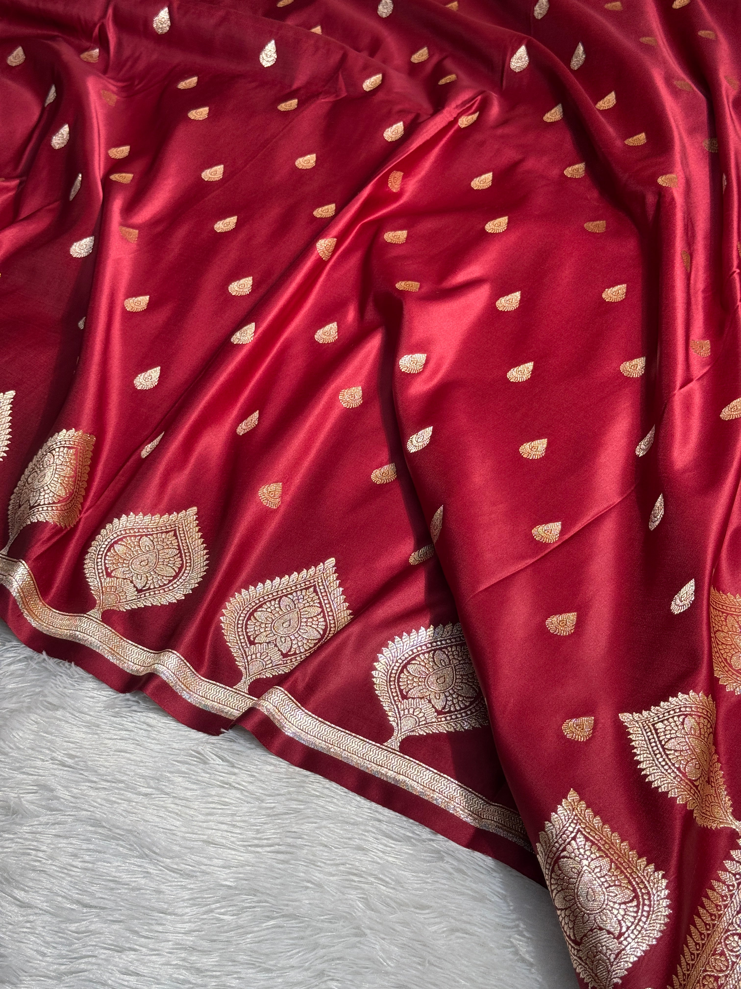 Mashru Silk Banarasi Booti Saree Zari Border Pallu