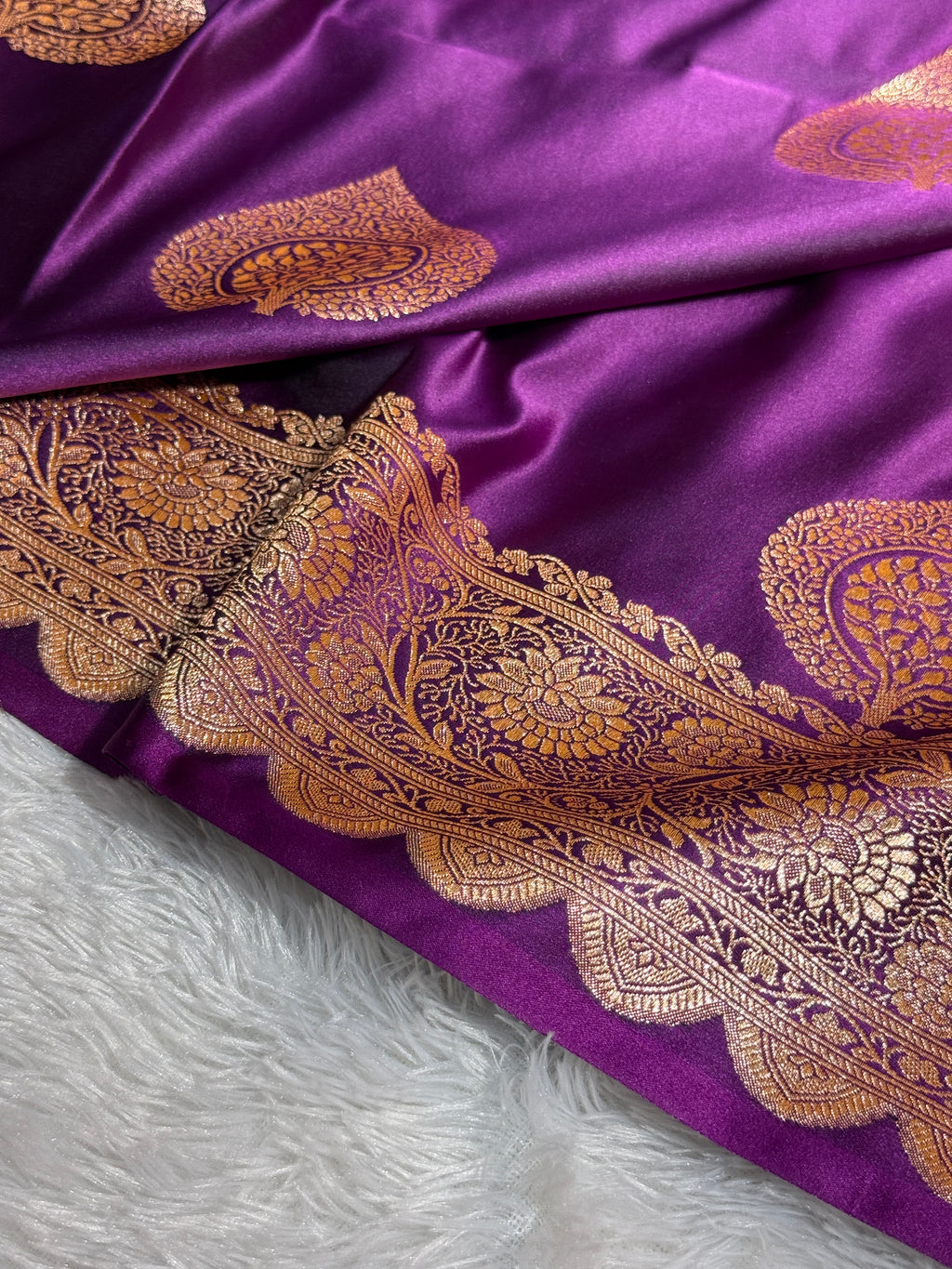 Mashru Silk Banarasi Boota Saree Zari Border Pallu