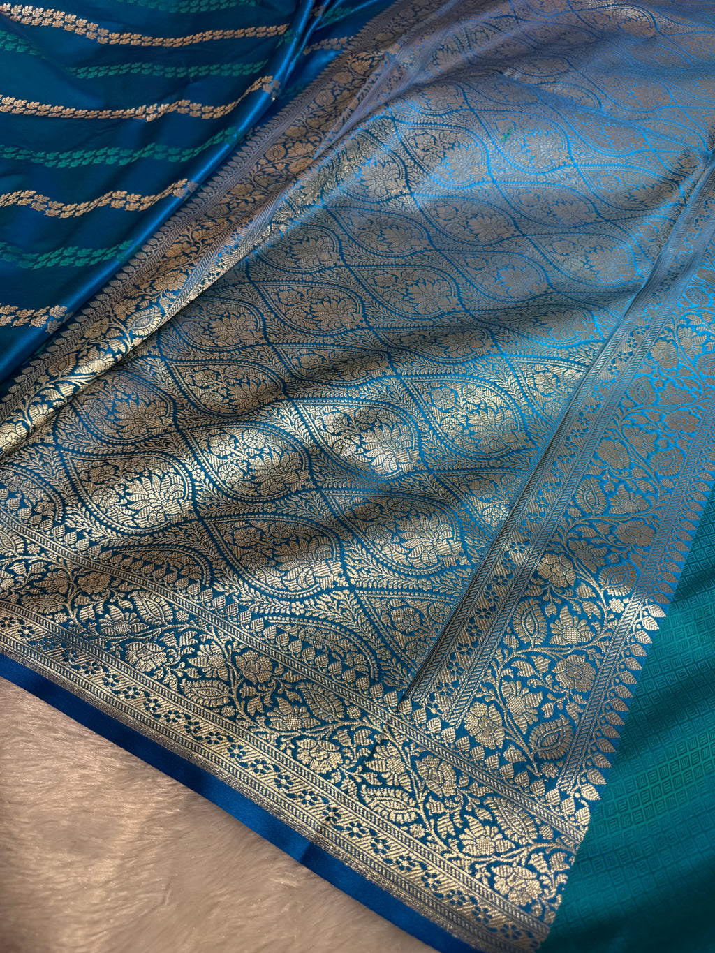 Mashru Silk Banarasi Luxurious Cross Pattern Saree Zari Border And Pallu