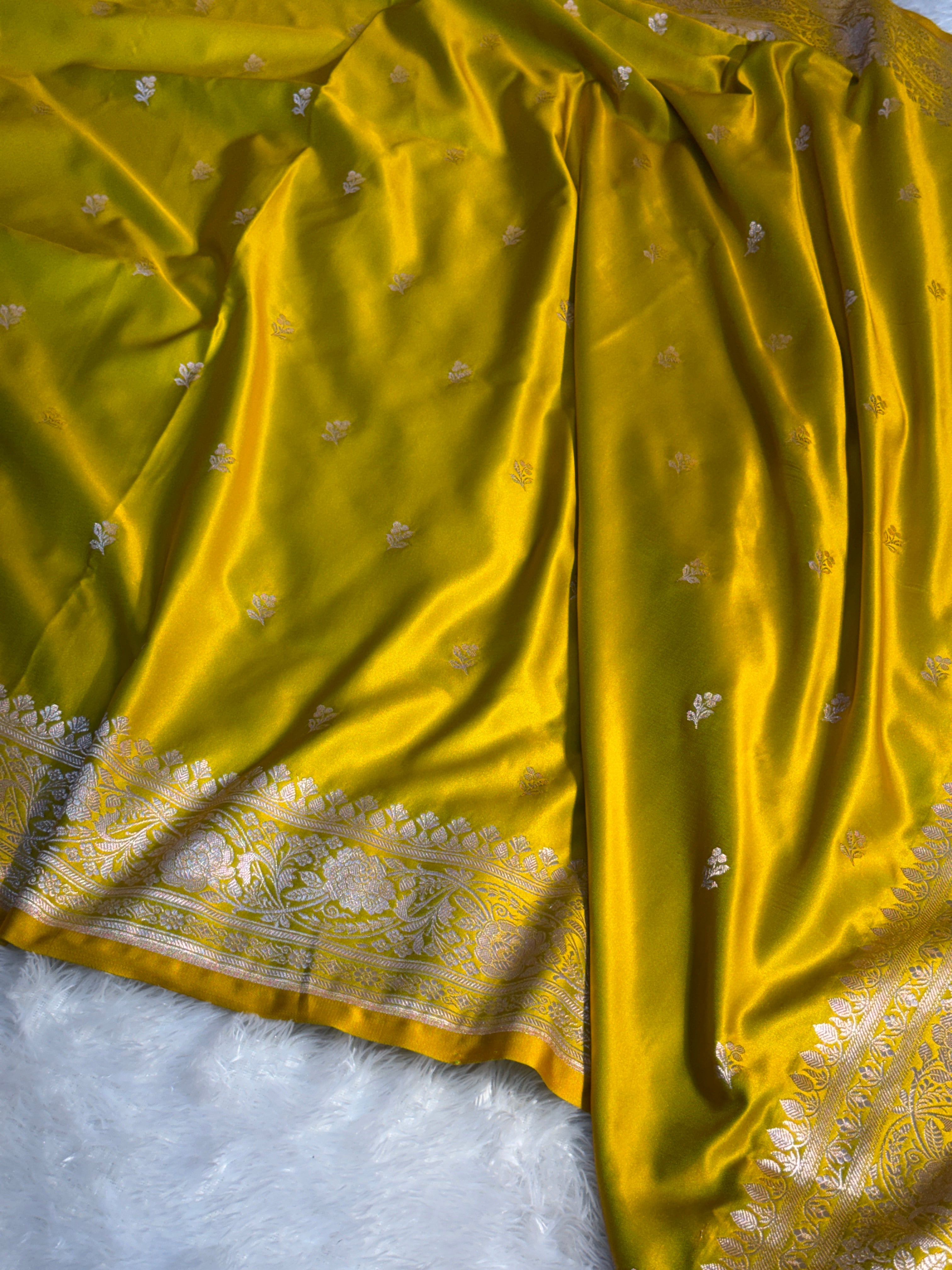 Mashru Silk Banarasi booti Saree Zari Border Pallu