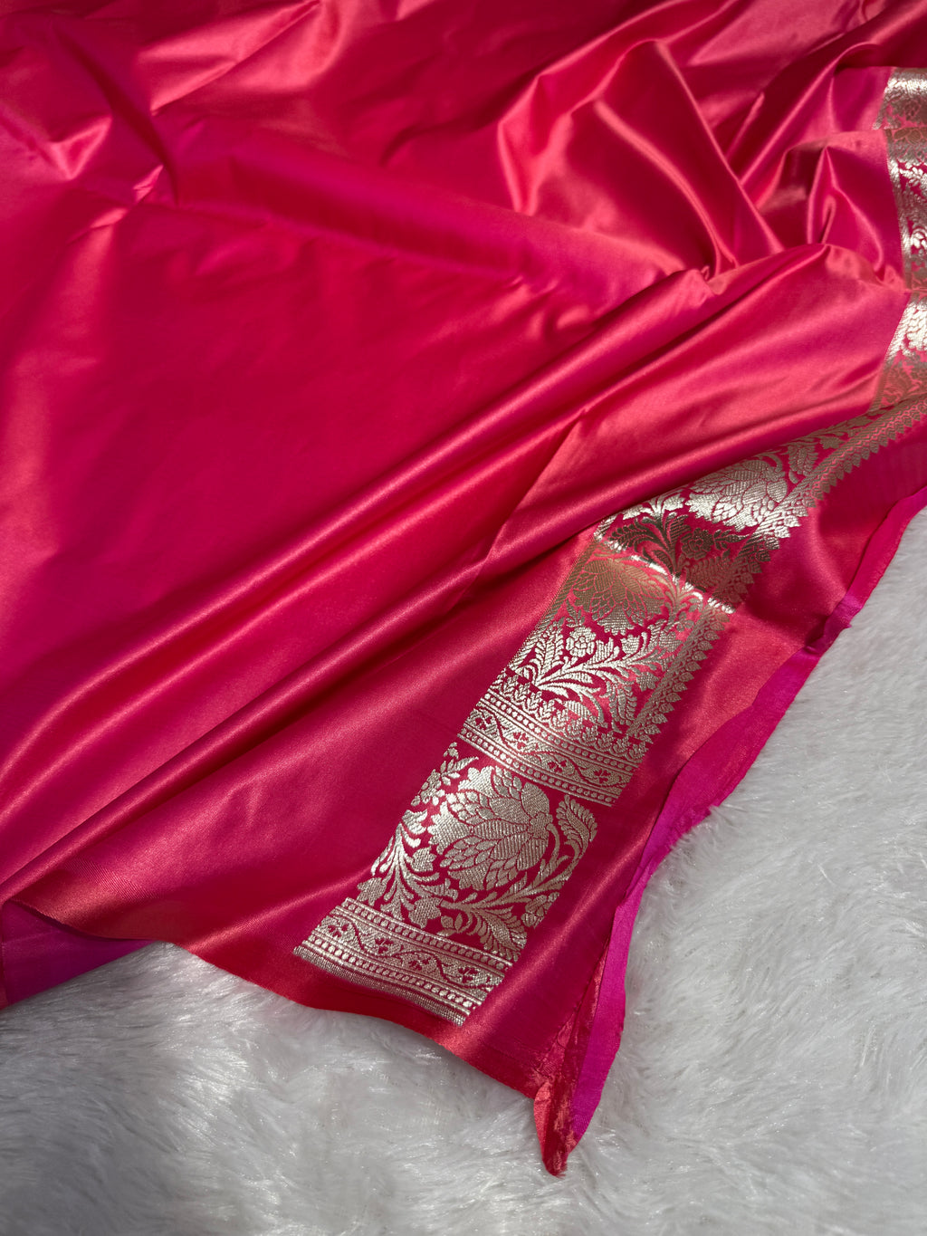 Mashru Katan Silk Banarasi Zari Border Buti Design Saree With Light Weight