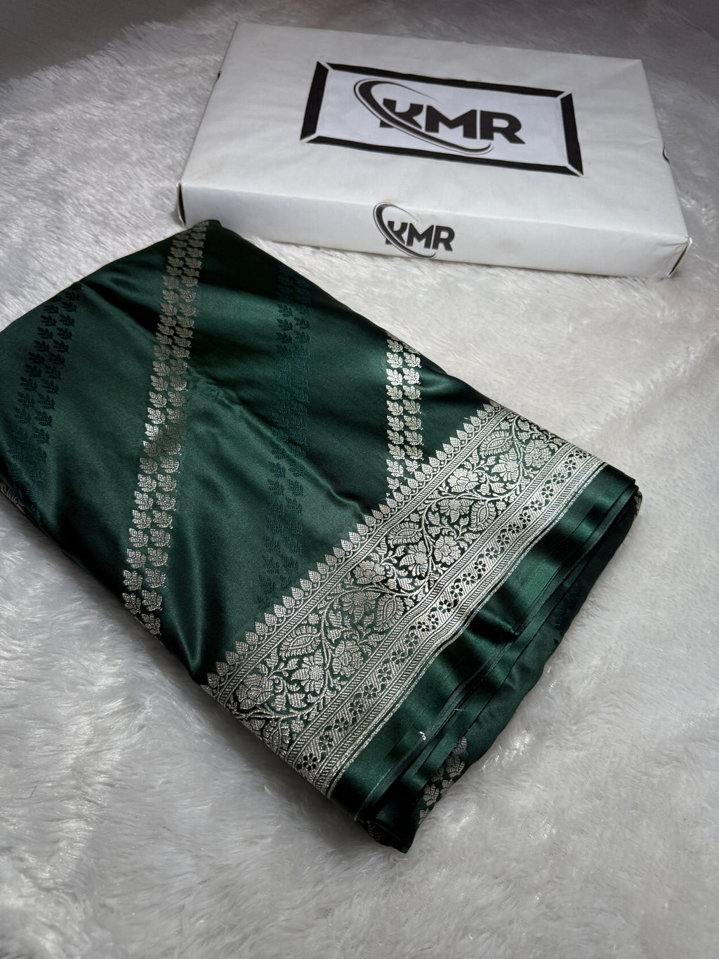 Mashru Silk Banarasi Luxurious Cross Pattern Saree Zari Border And Pallu