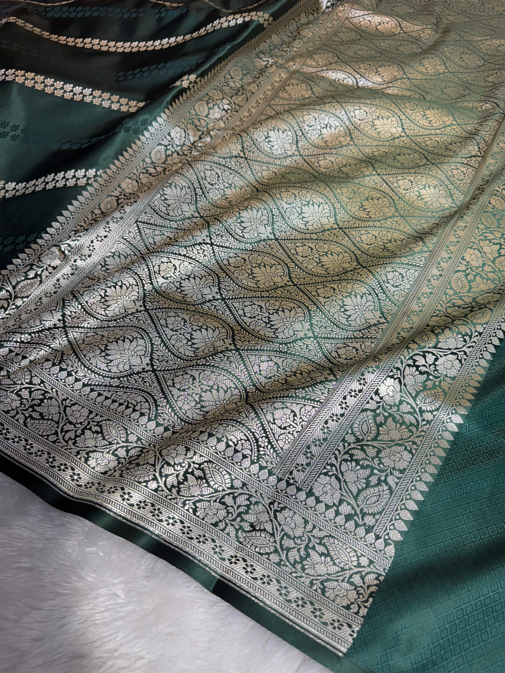 Mashru Silk Banarasi Luxurious Cross Pattern Saree Zari Border And Pallu