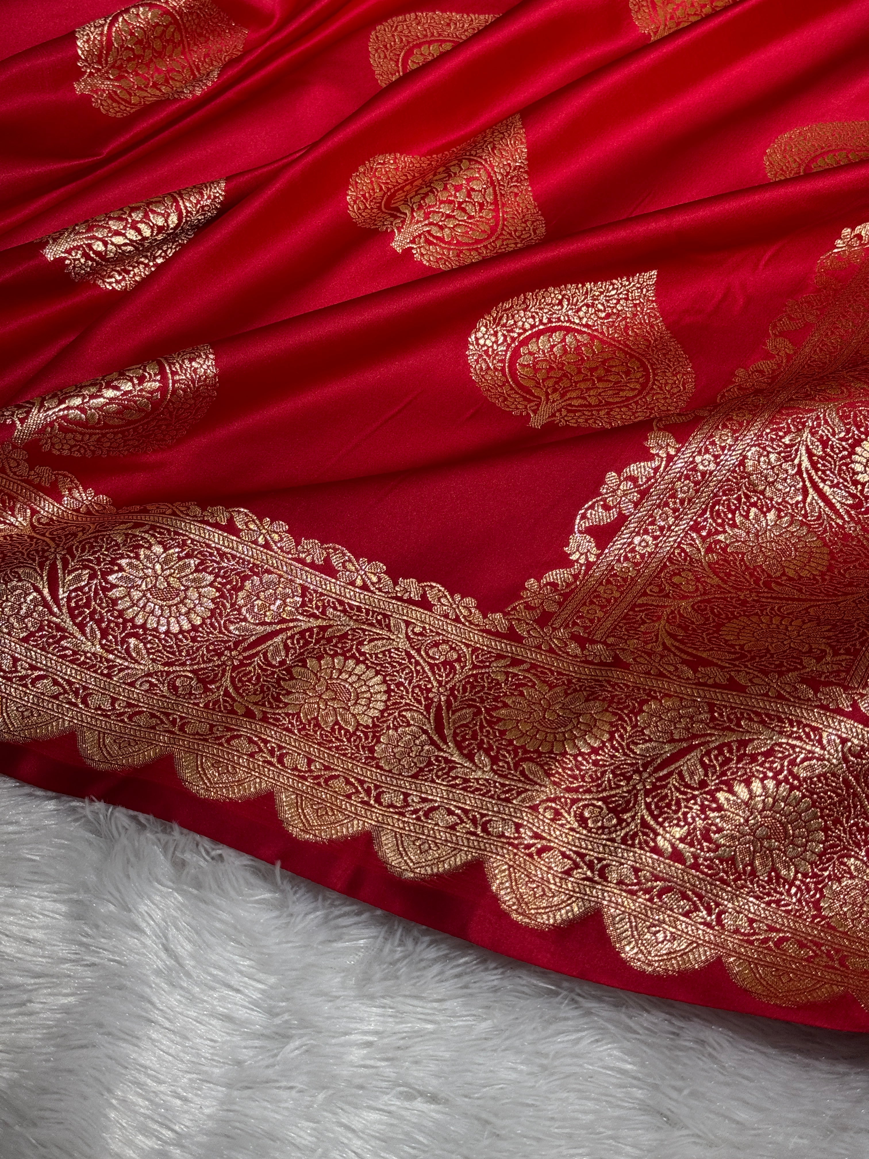Mashru Silk Banarasi Boota Saree Zari Border Pallu