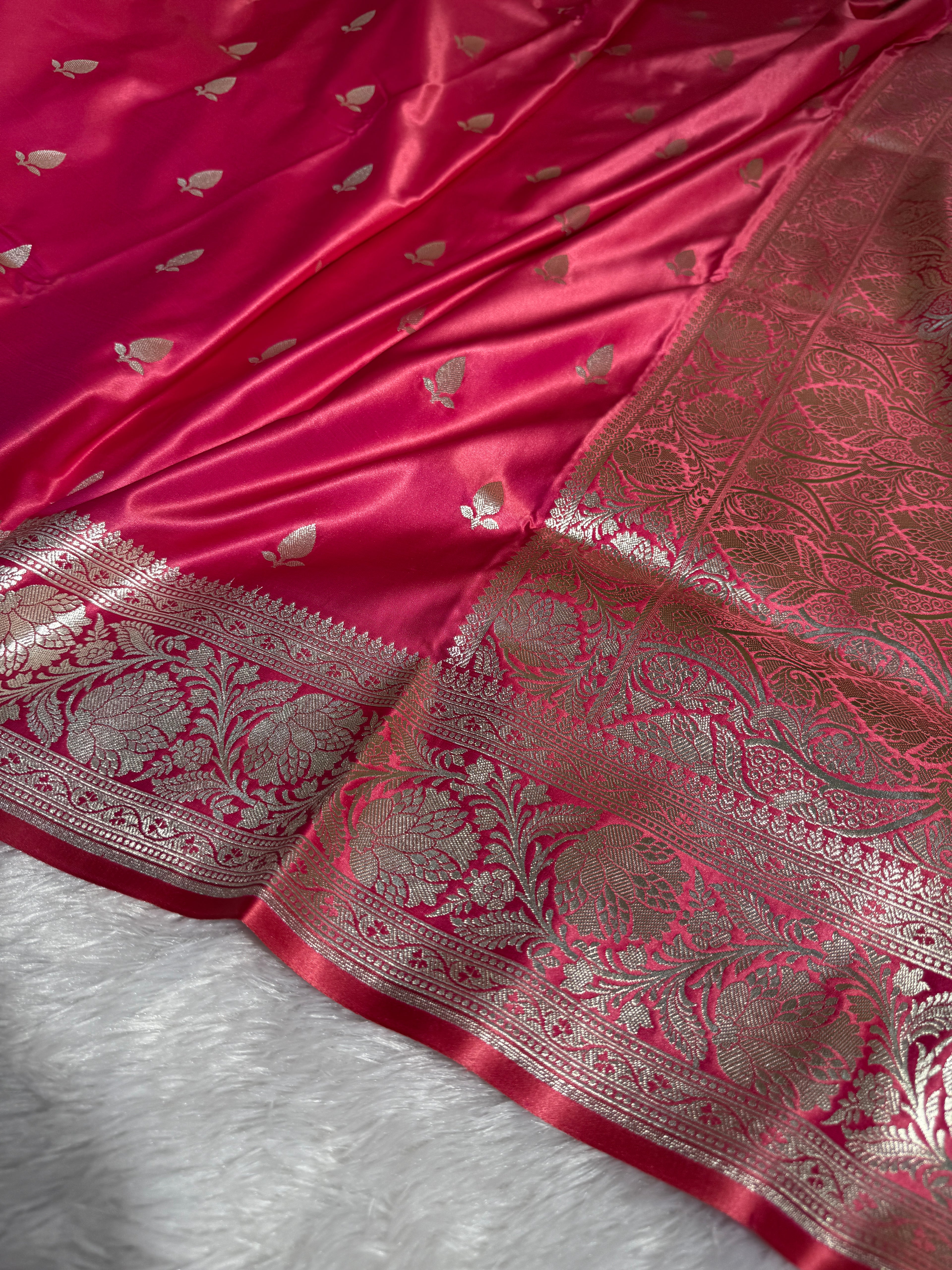 Mashru Katan Silk Banarasi Zari Border Buti Design Saree With Light Weight