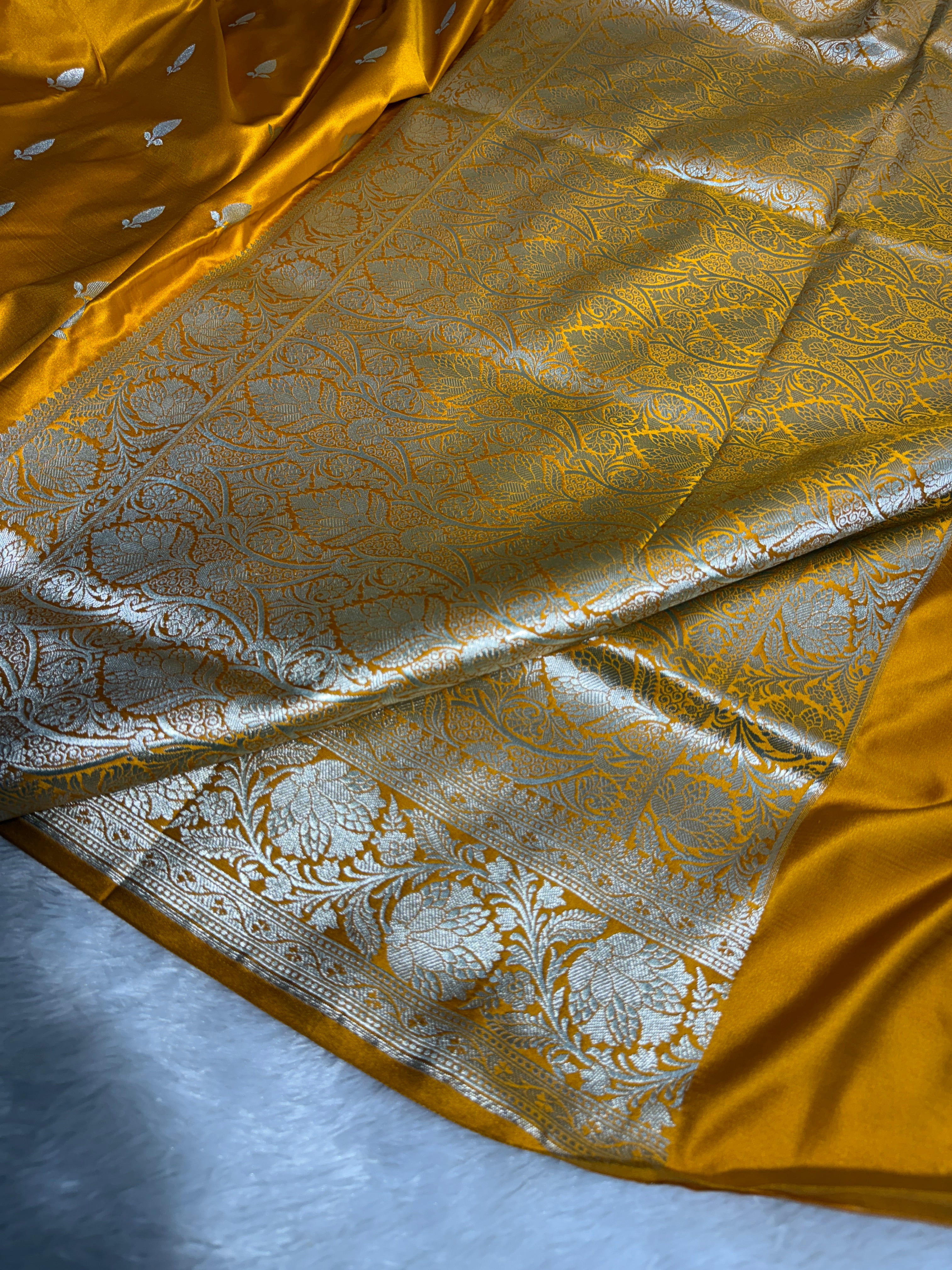 Mashru Katan Silk Banarasi Zari Border Buti Design Saree With Light Weight