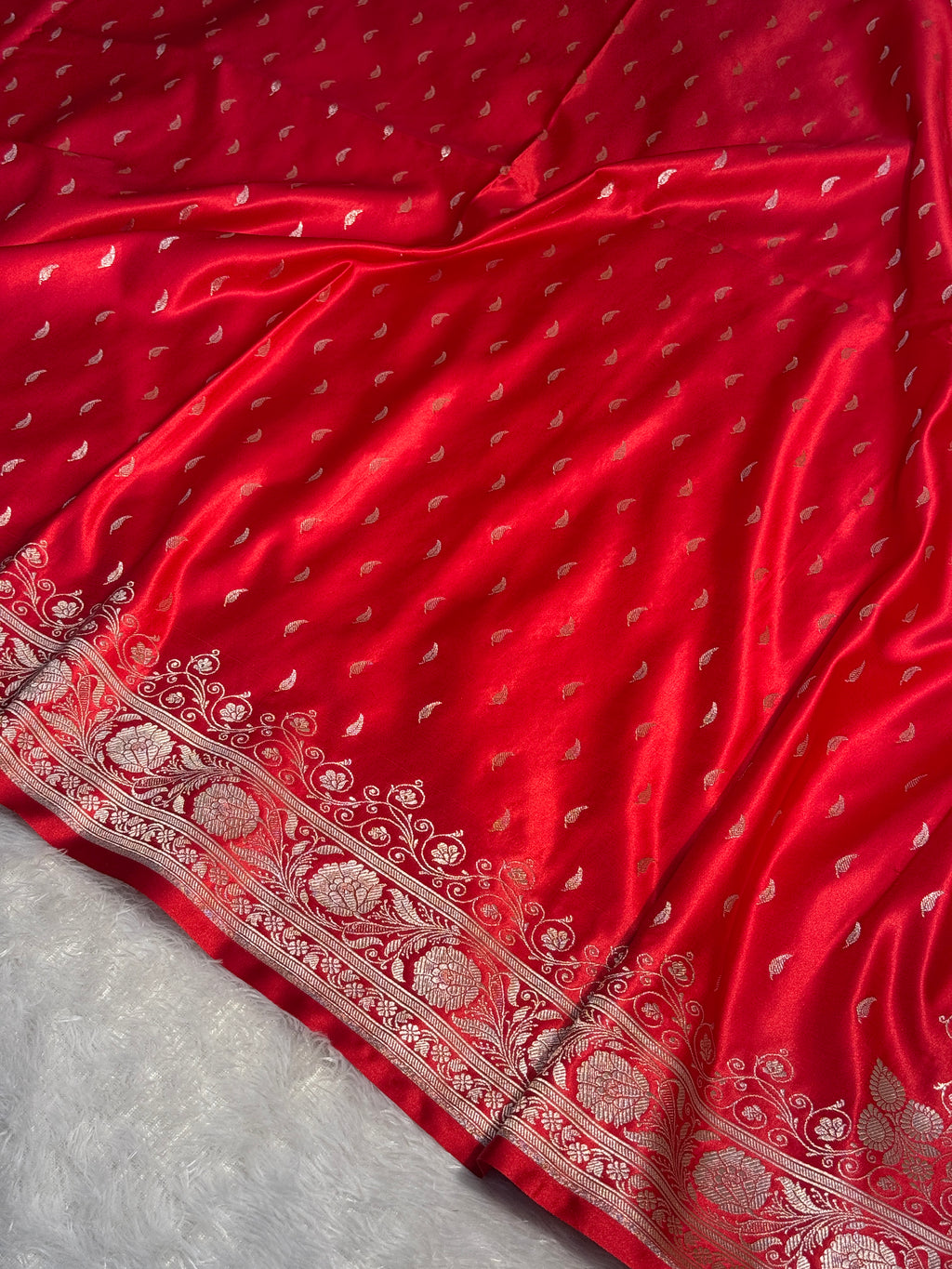 Mashru Silk Banarasi booti Saree Zari Border Pallu