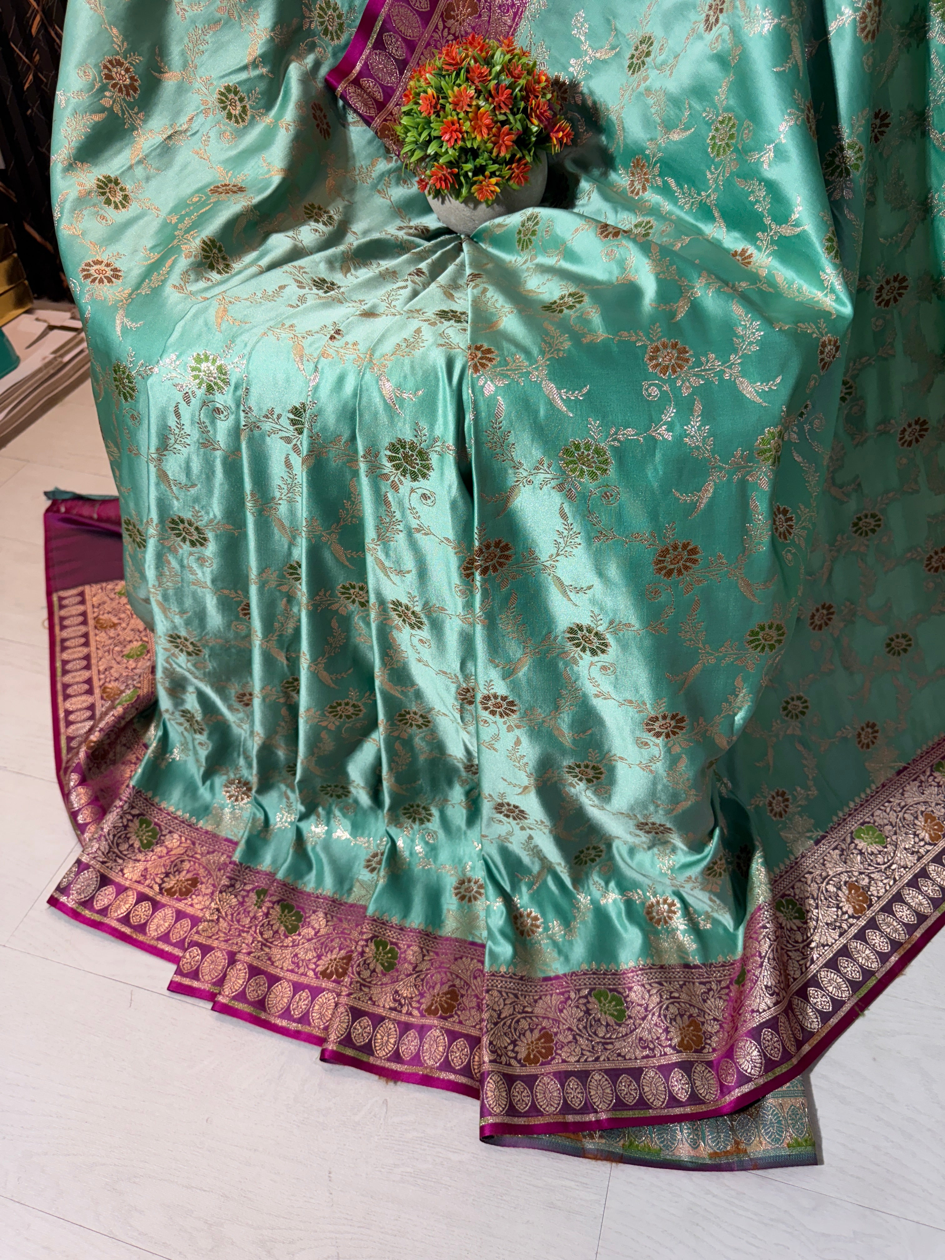 Banarasi Luxurious Meenakari Satin Silk Katan Saree With Contrast Border Pallu