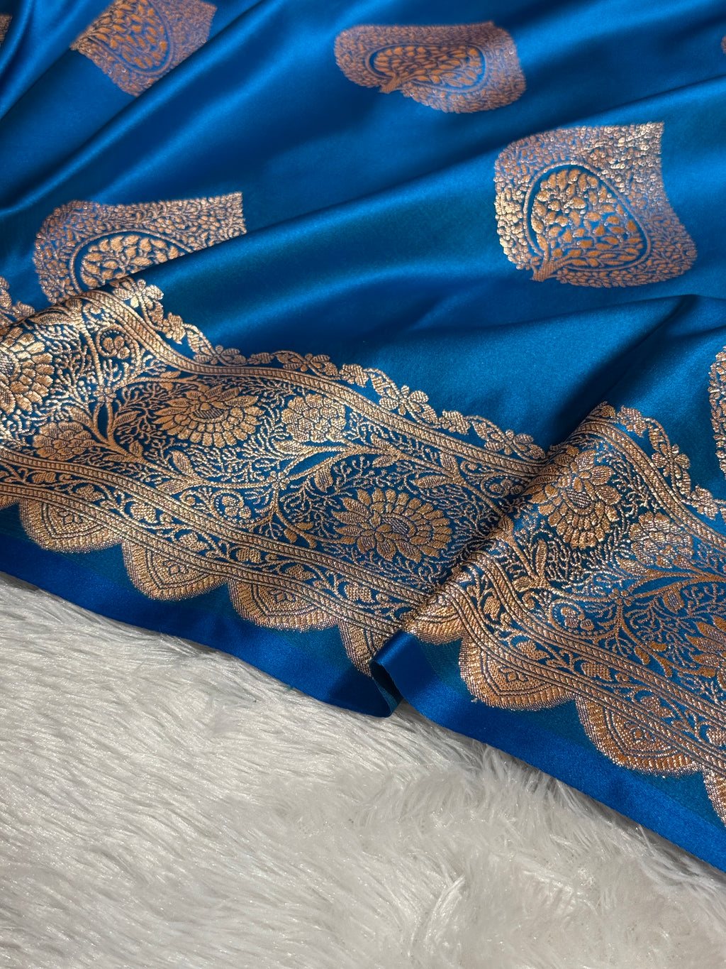 Mashru Silk Banarasi Boota Saree Zari Border Pallu