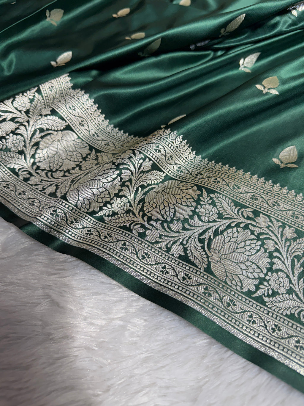 Mashru Katan Silk Banarasi Zari Border Buti Design Saree With Light Weight