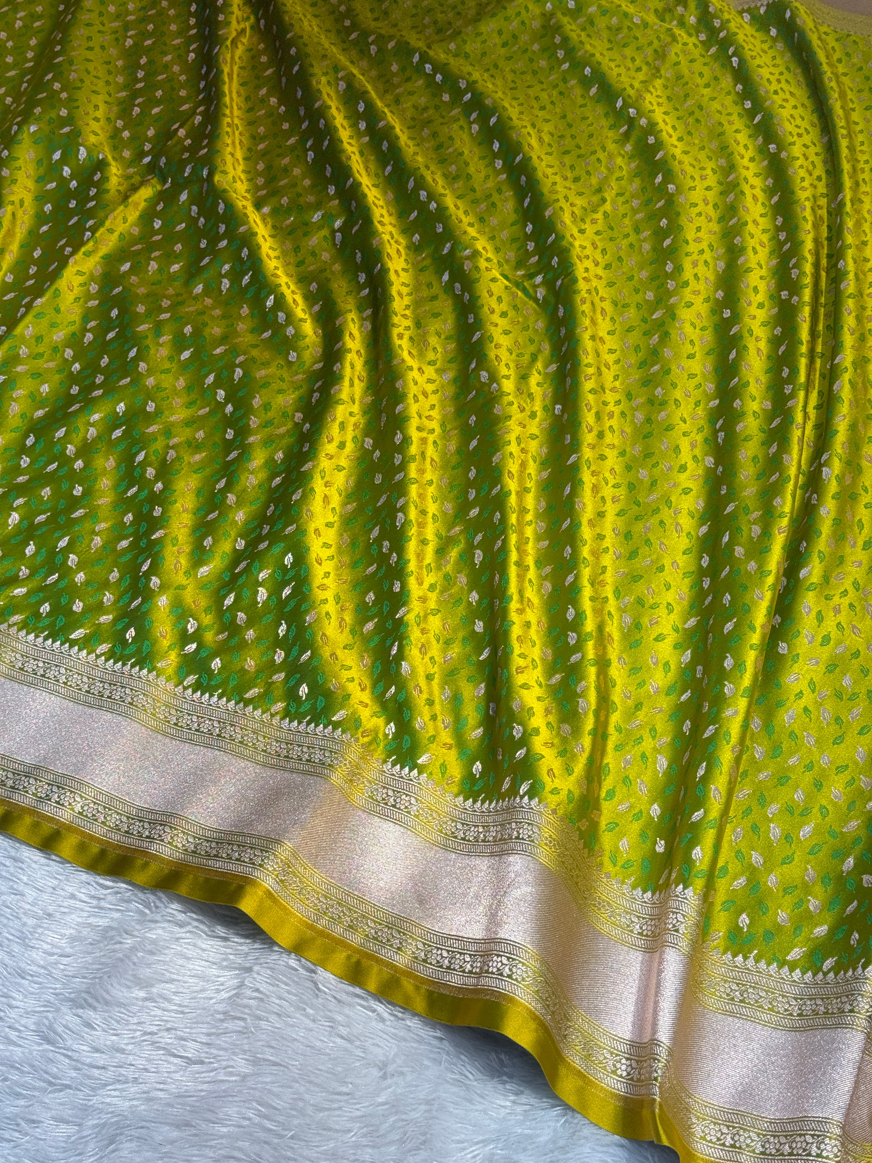 Mashru Silk Banarasi Tanchoi Saree Zari Border Pallu