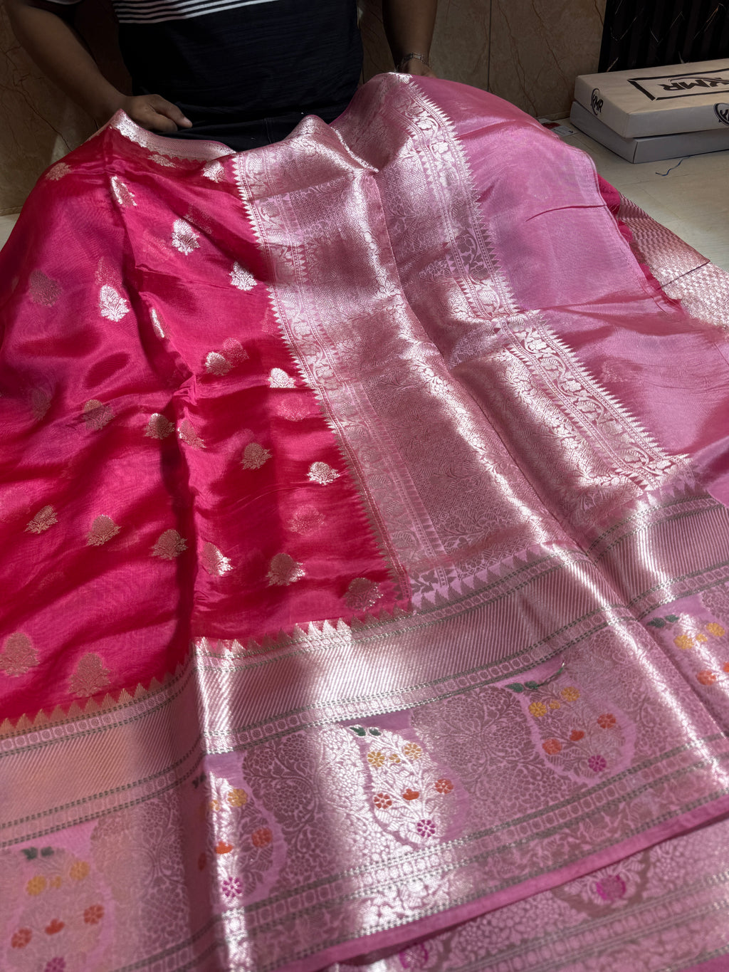 Premium Banarasi Pure Viscose Silk Saree With Contrast Border And Pallu
