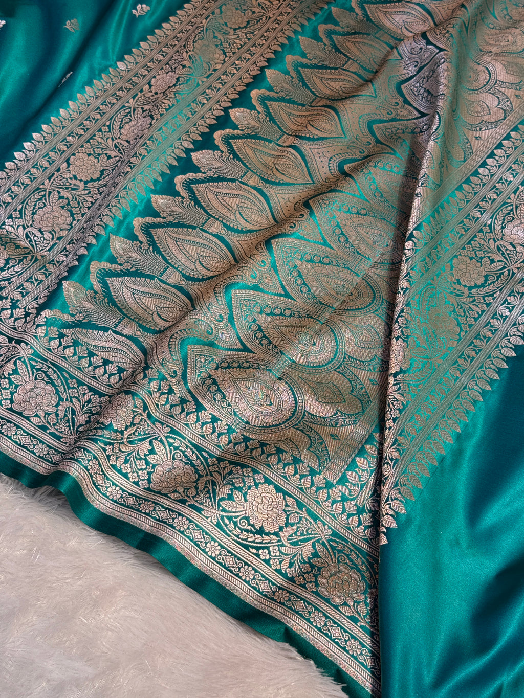 Mashru Silk Banarasi booti Saree Zari Border Pallu