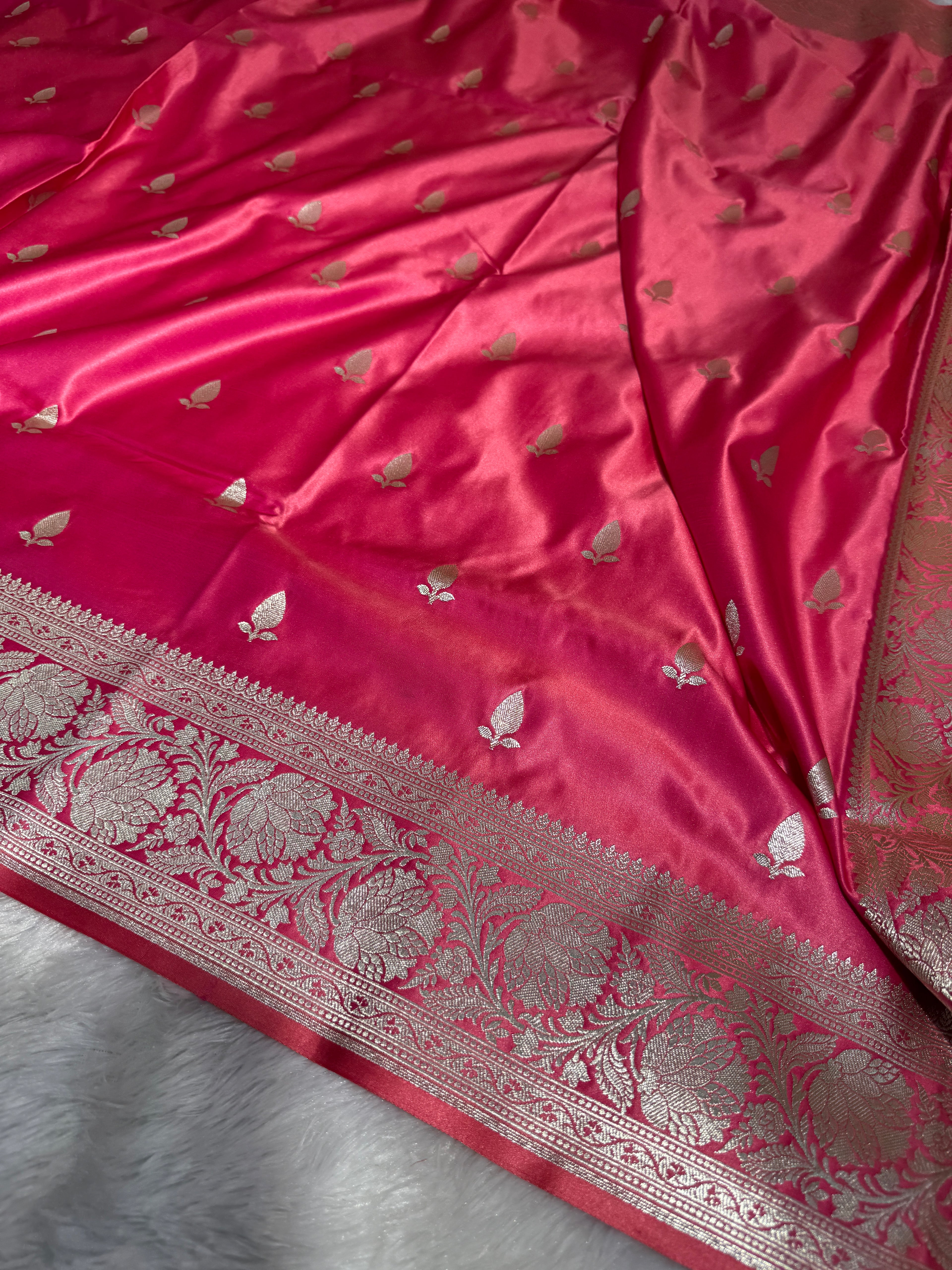 Mashru Katan Silk Banarasi Zari Border Buti Design Saree With Light Weight