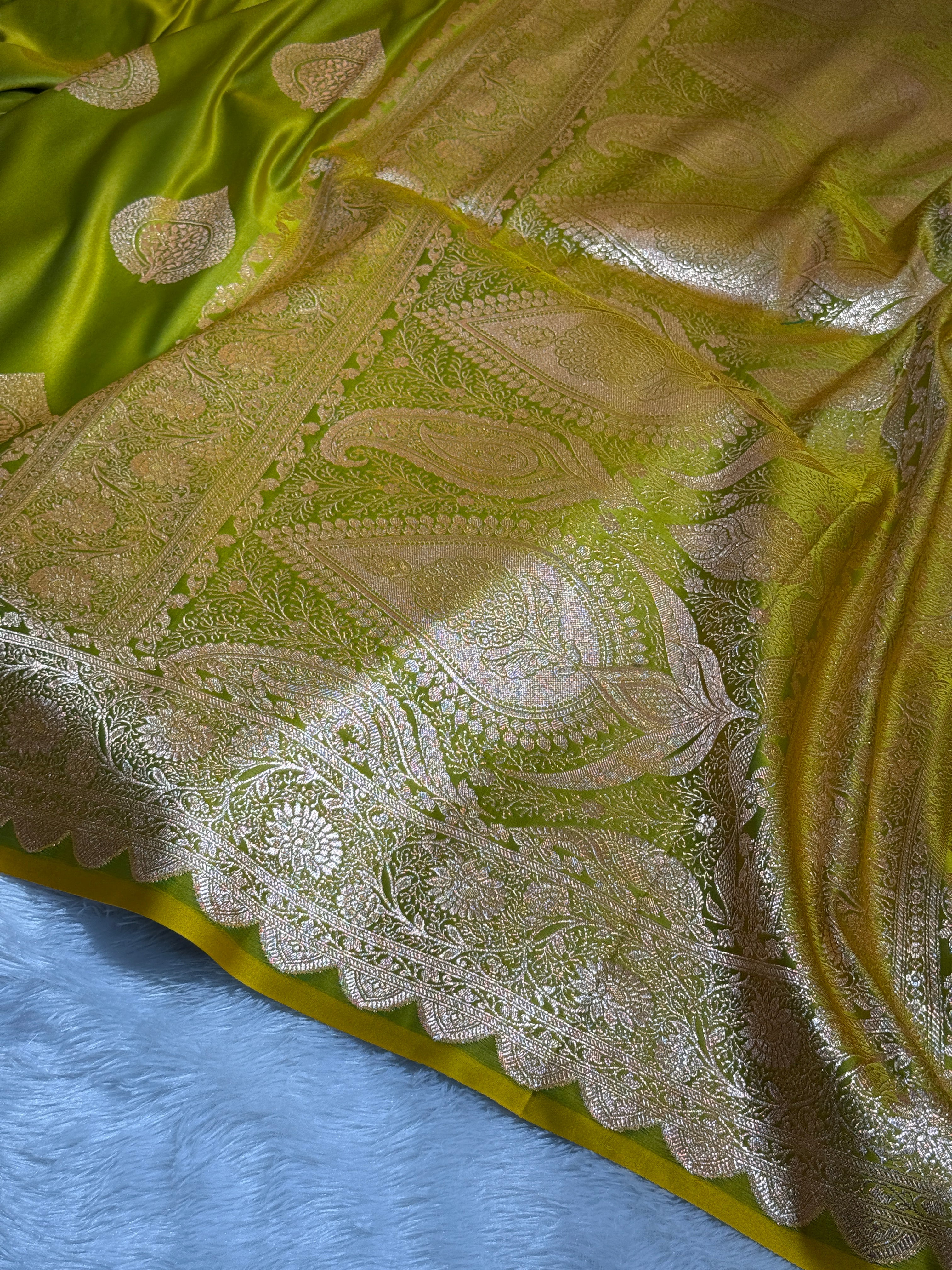 Mashru Silk Banarasi Boota Saree Zari Border Pallu