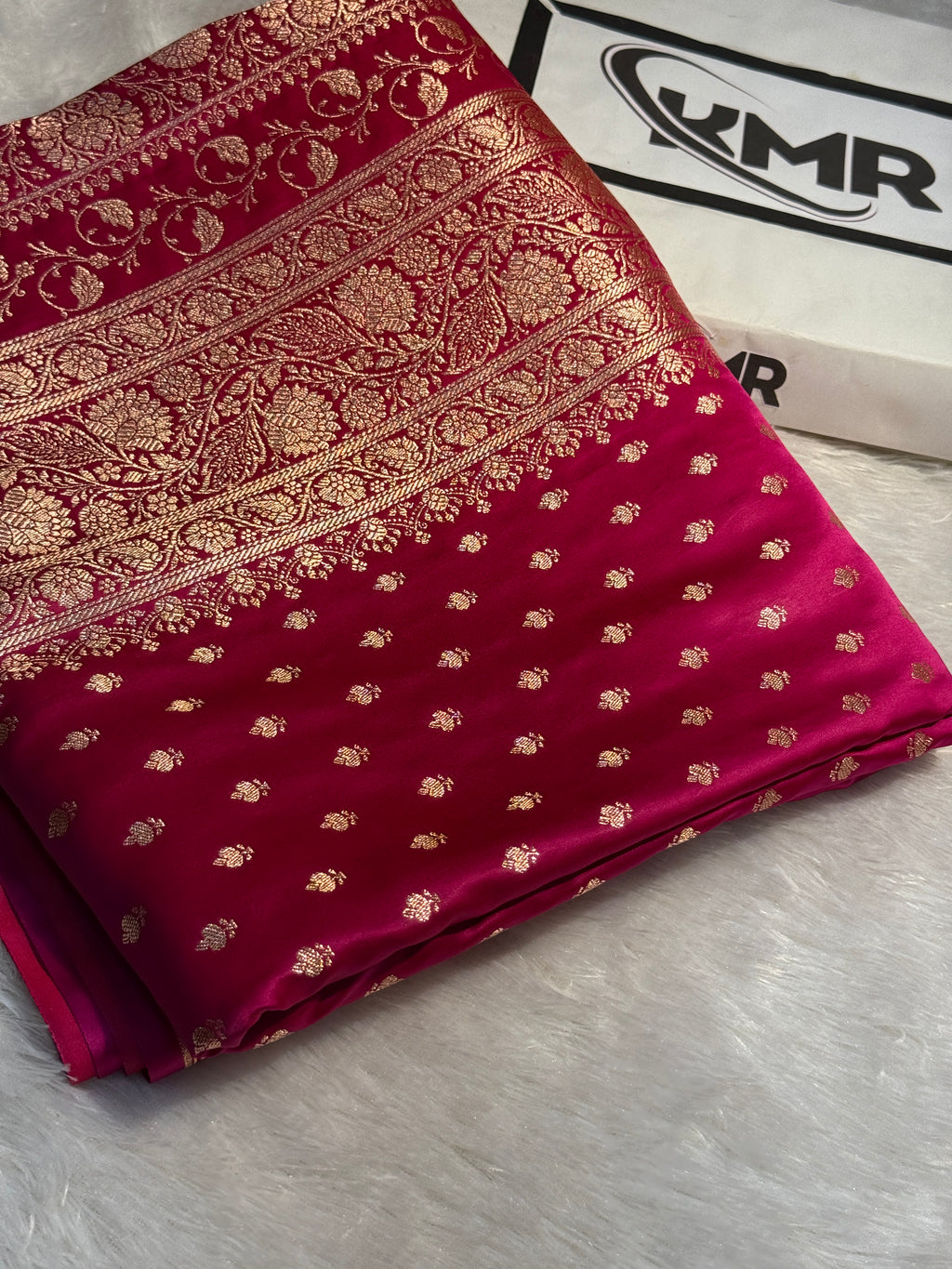Mashru Silk Banarasi Zari Border Buti Design Saree