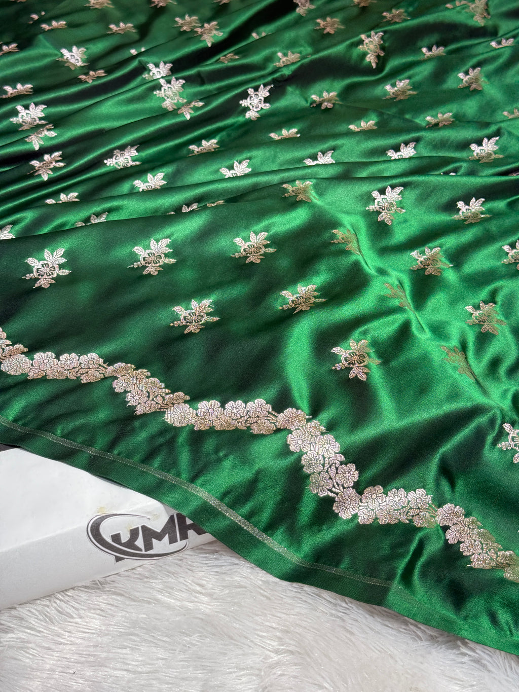 Mashru Silk Banarasi Booti Saree Zari Border Pallu