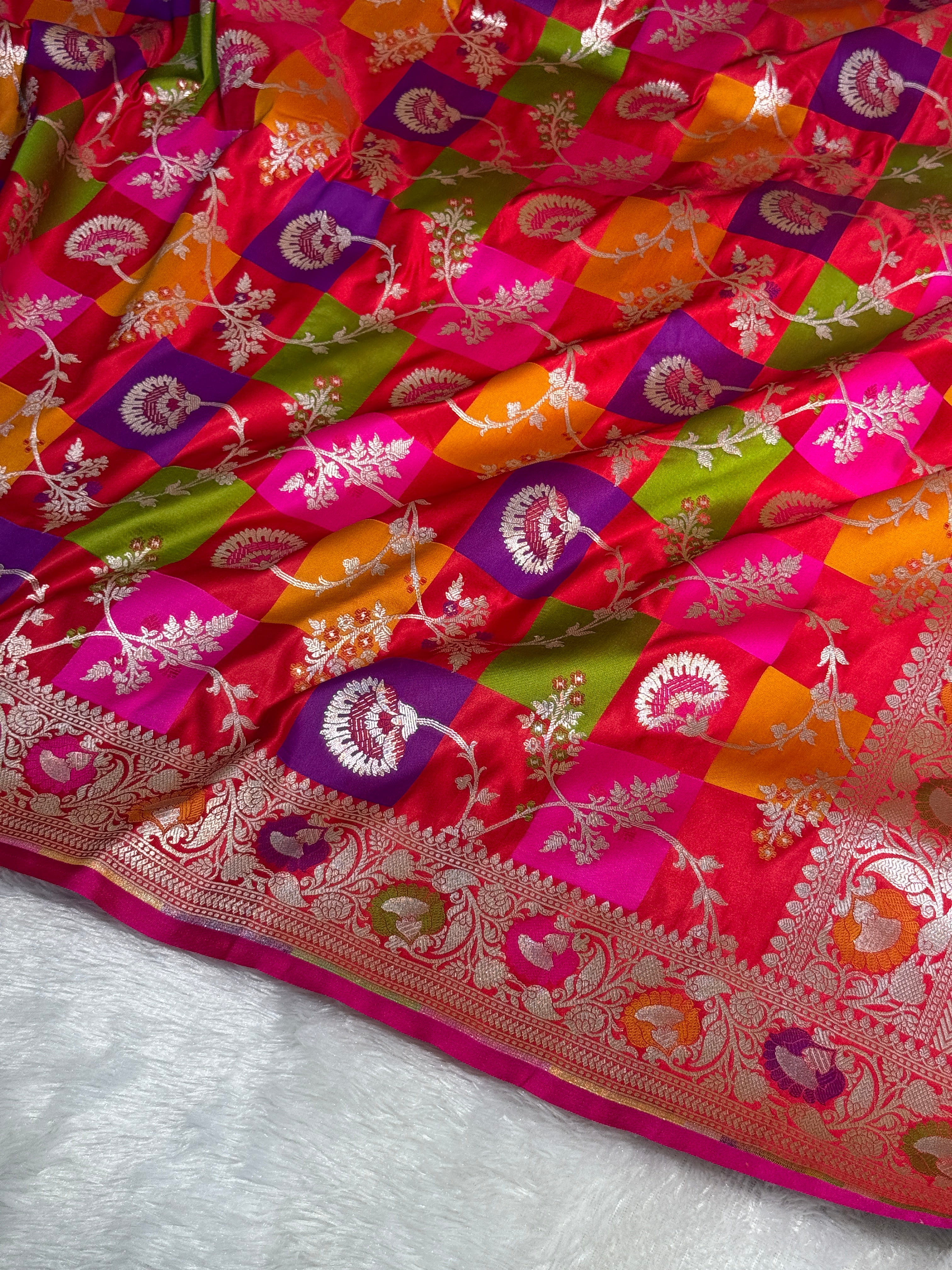 Mashru Silk Banarasi Rangkaat Saree Zari Border Pallu