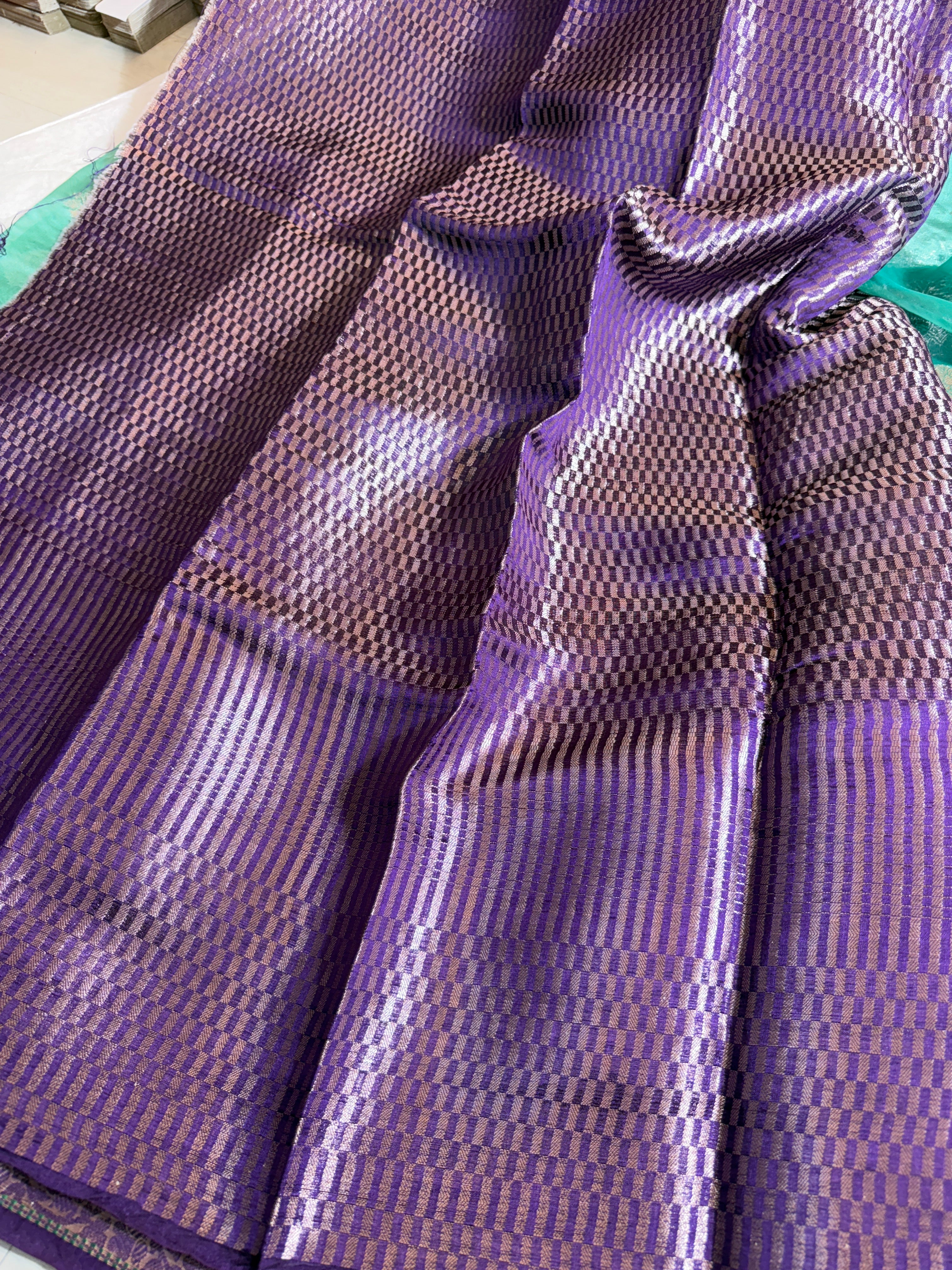 Premium Banarasi Pure Viscose Silk Saree With Contrast Border And Pallu
