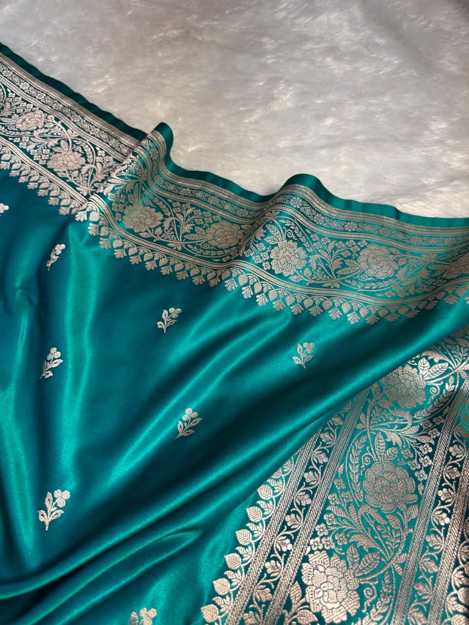 Mashru Silk Banarasi booti Saree Zari Border Pallu