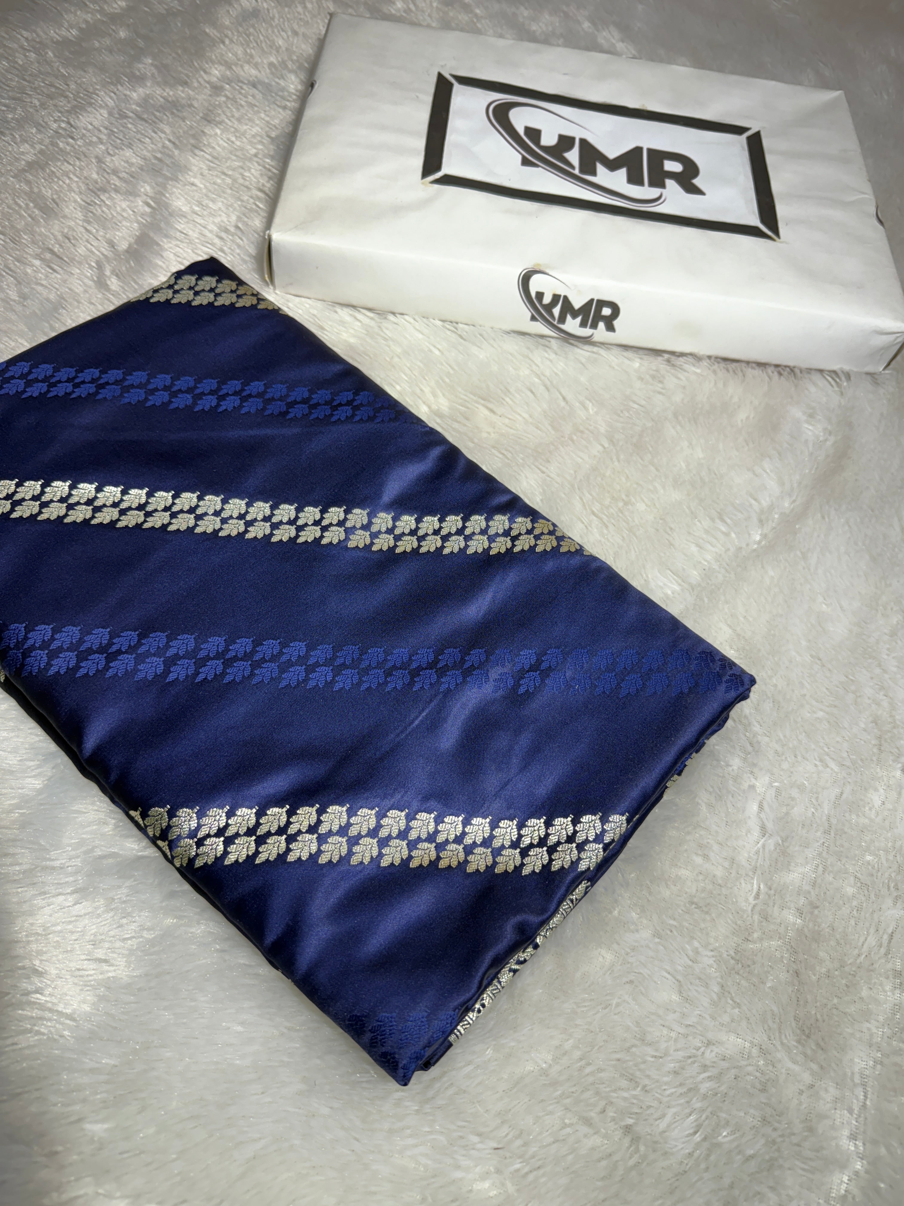Mashru Silk Banarasi Luxurious Cross Pattern Saree Zari Border And Pallu