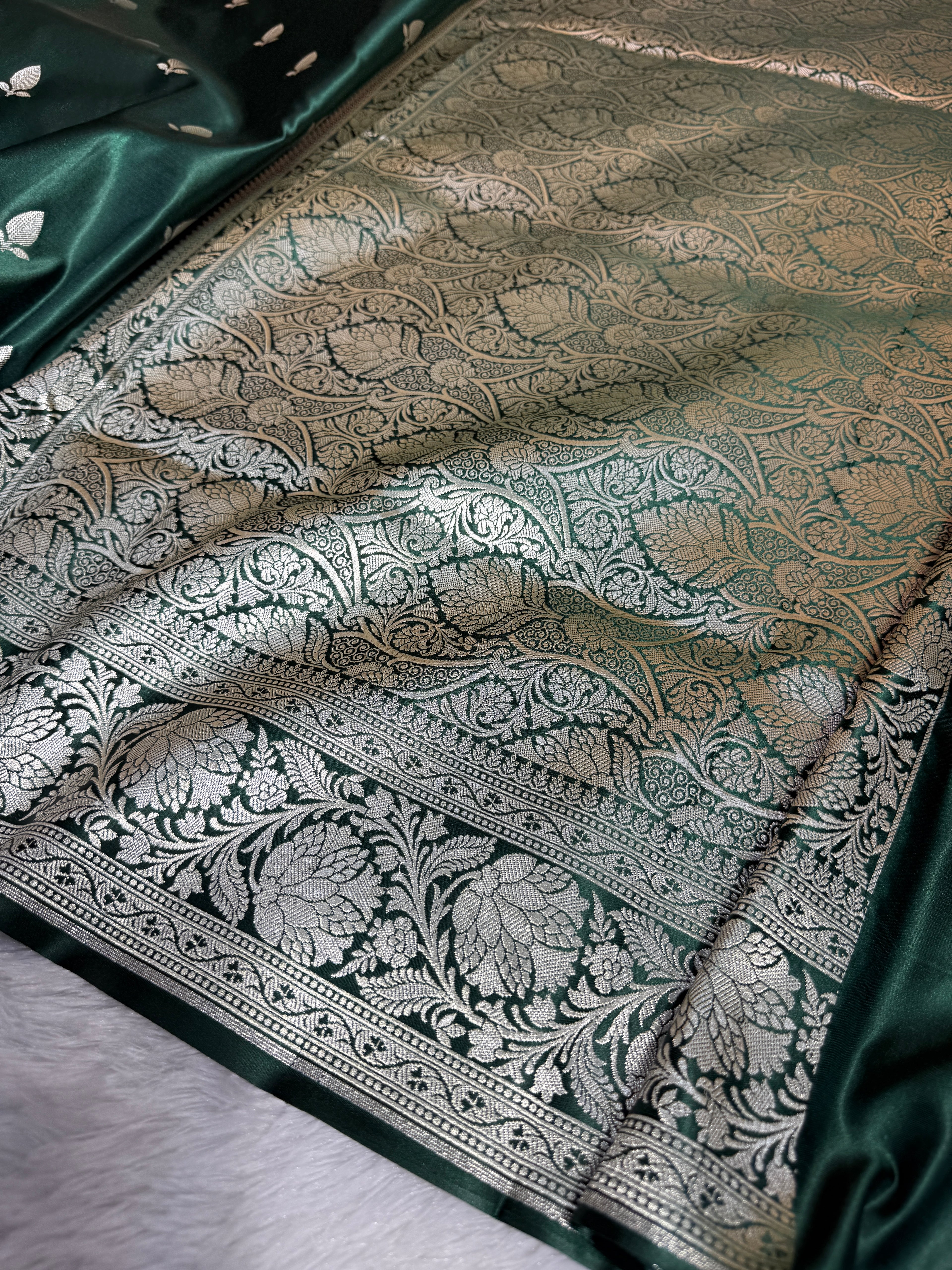 Mashru Katan Silk Banarasi Zari Border Buti Design Saree With Light Weight