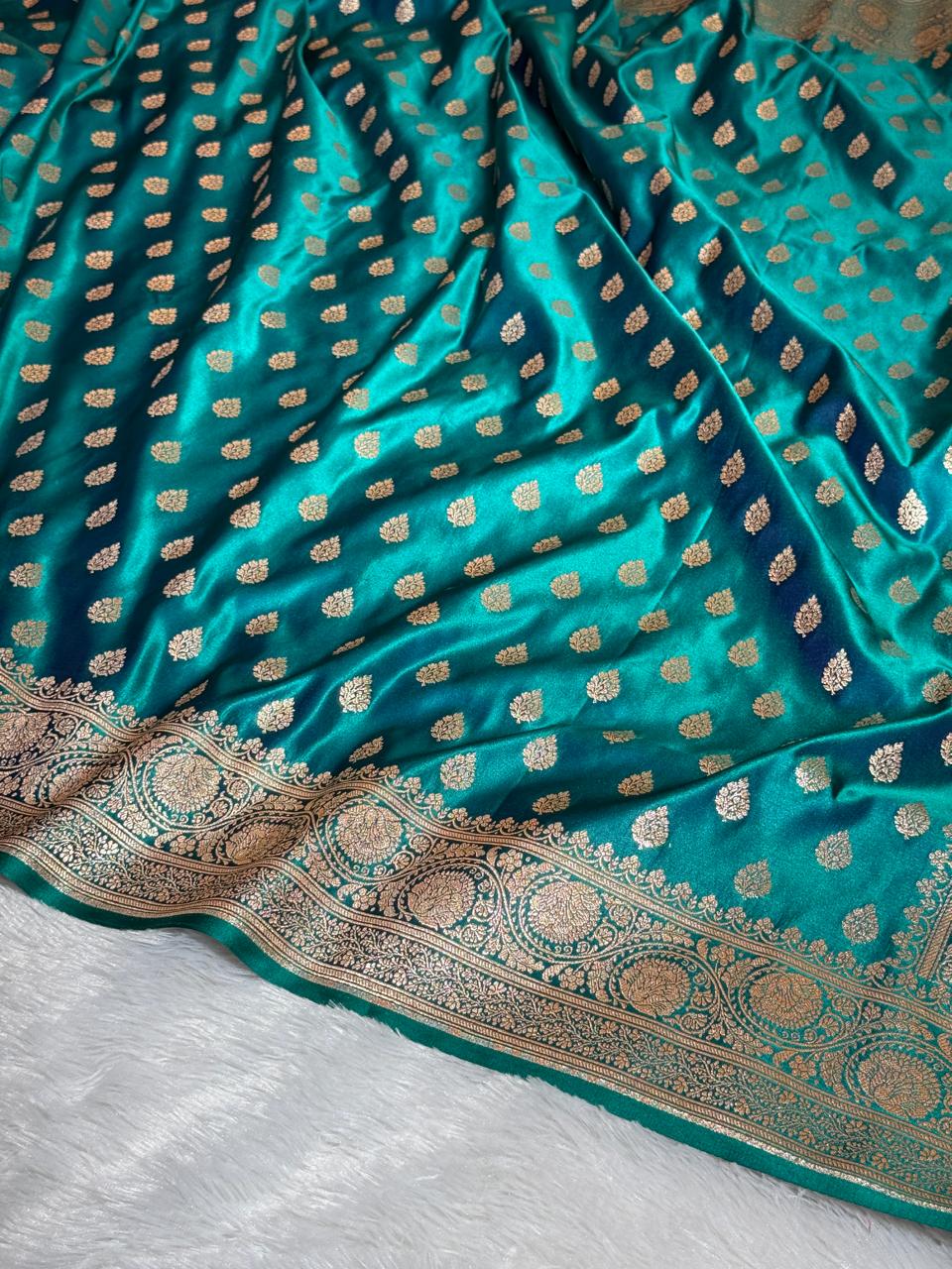Mashru Silk Banarasi Zari Border Buti Design Saree