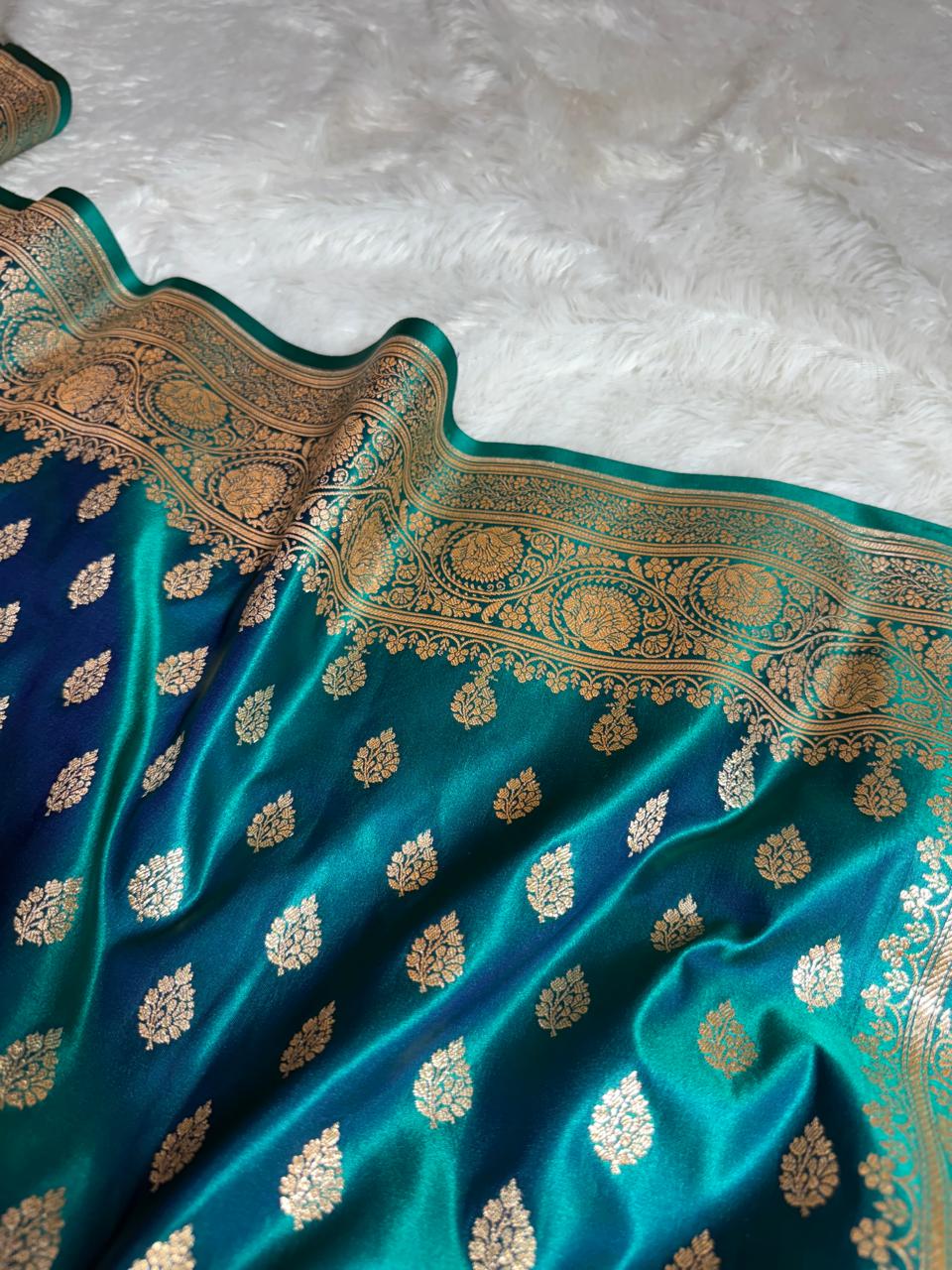 Mashru Silk Banarasi Zari Border Buti Design Saree