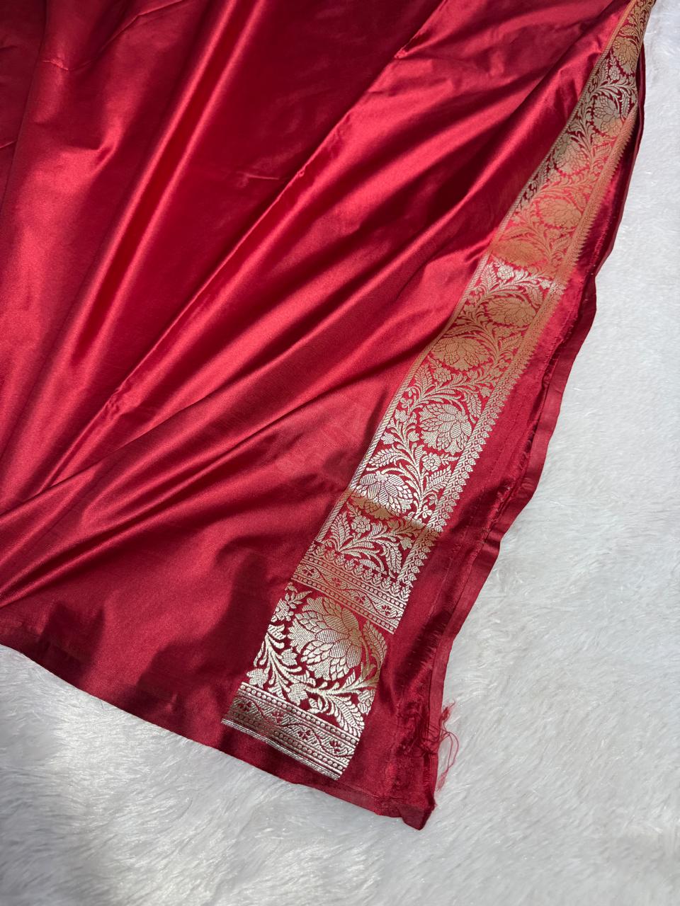 Mashru Silk Banarasi Zari Border Buti Design Saree