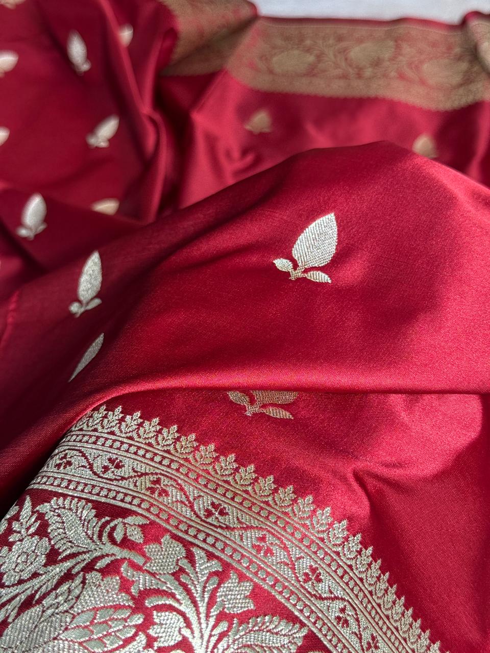 Mashru Silk Banarasi Zari Border Buti Design Saree