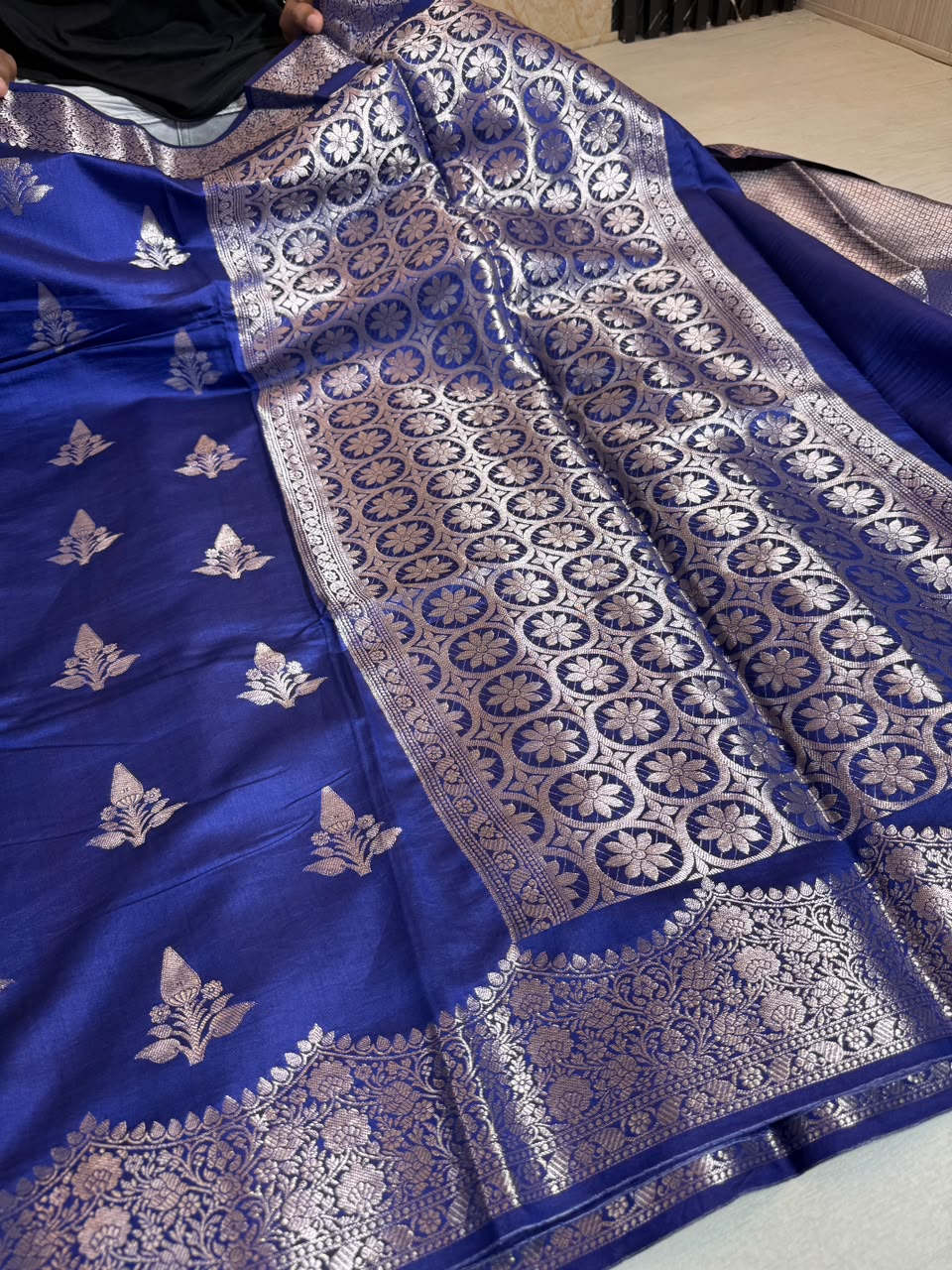 Pure Chiniya Silk Zari Border Buti Design Saree